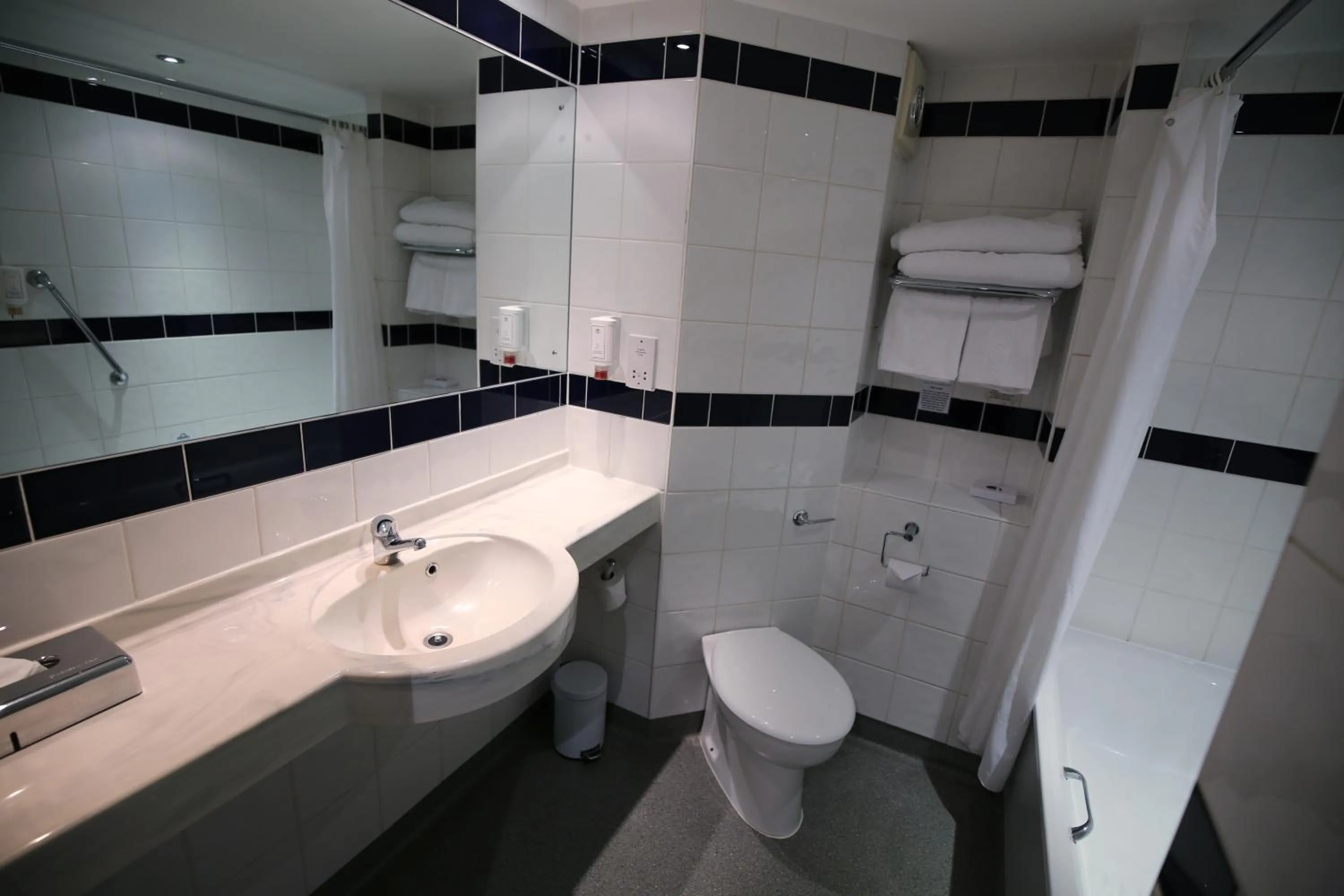 Toilet in Ramada Oxford