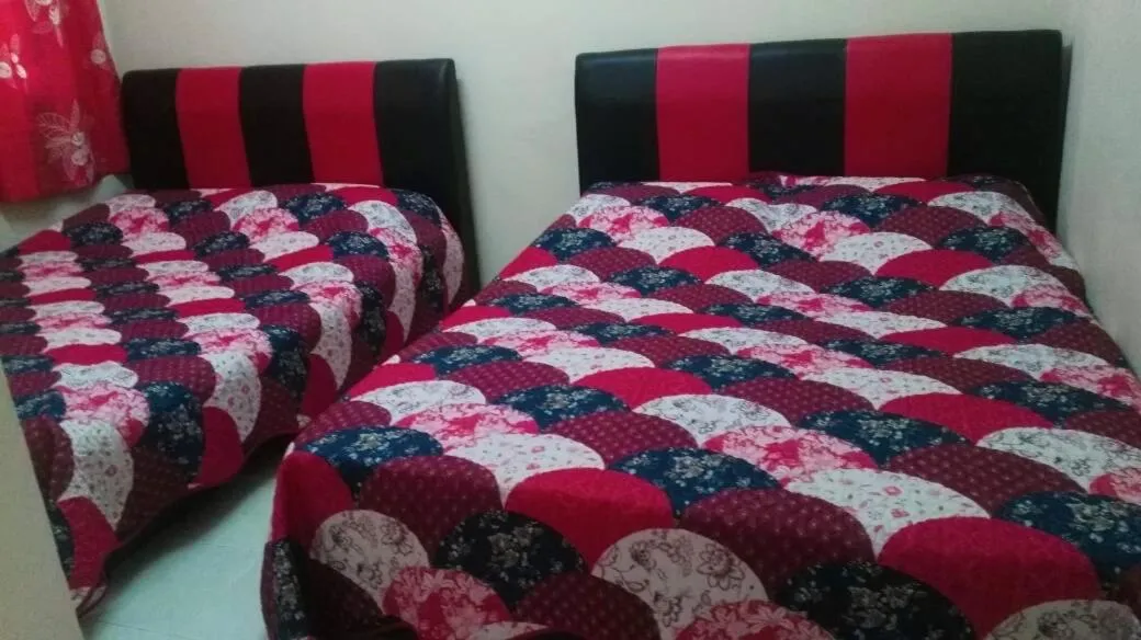 Bed in SA Apartments @ Crown Imperial Court