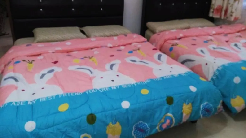 Bed in SA Apartments @ Crown Imperial Court