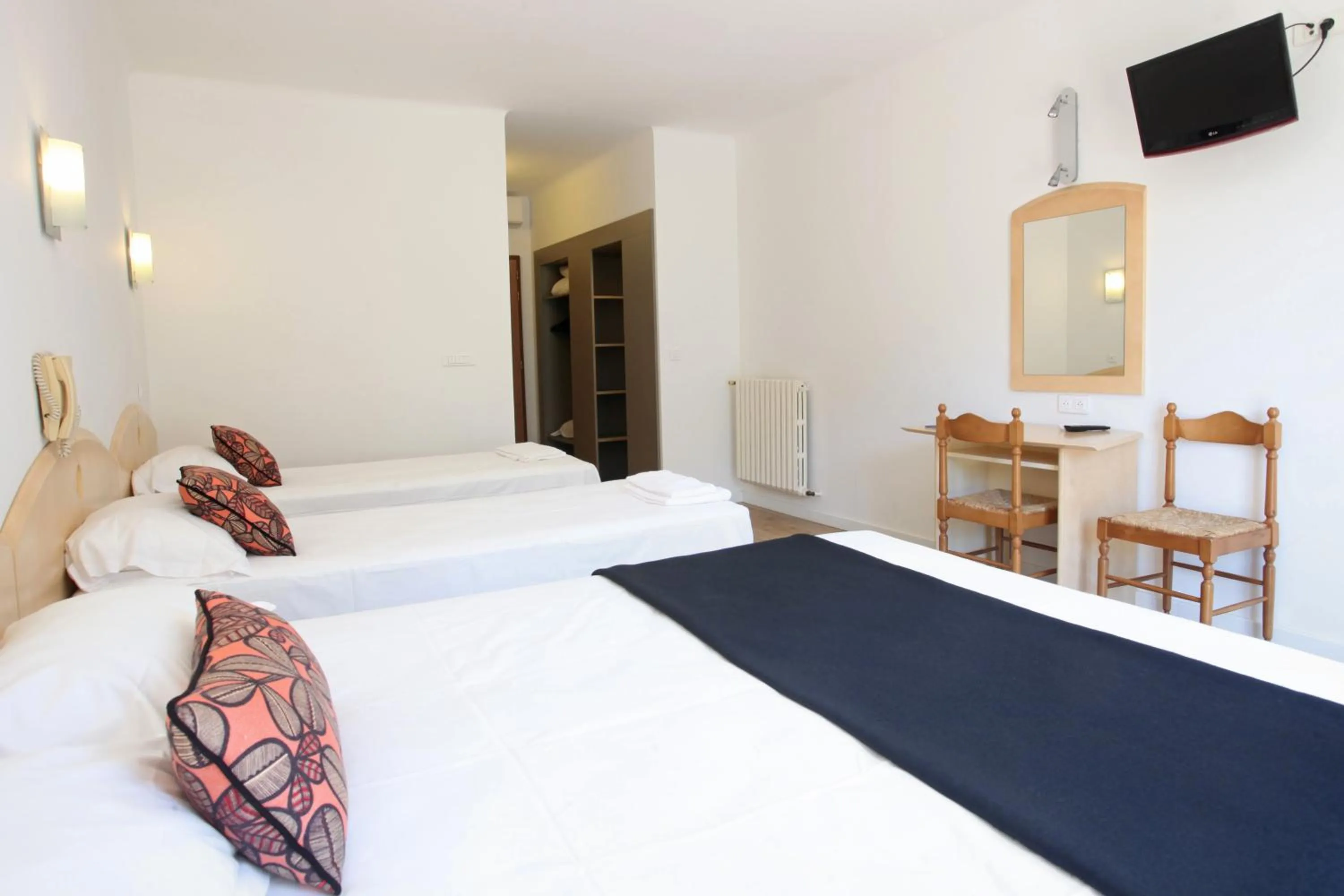 TV and multimedia, Bed in Capo D'orto - Porto - Corse