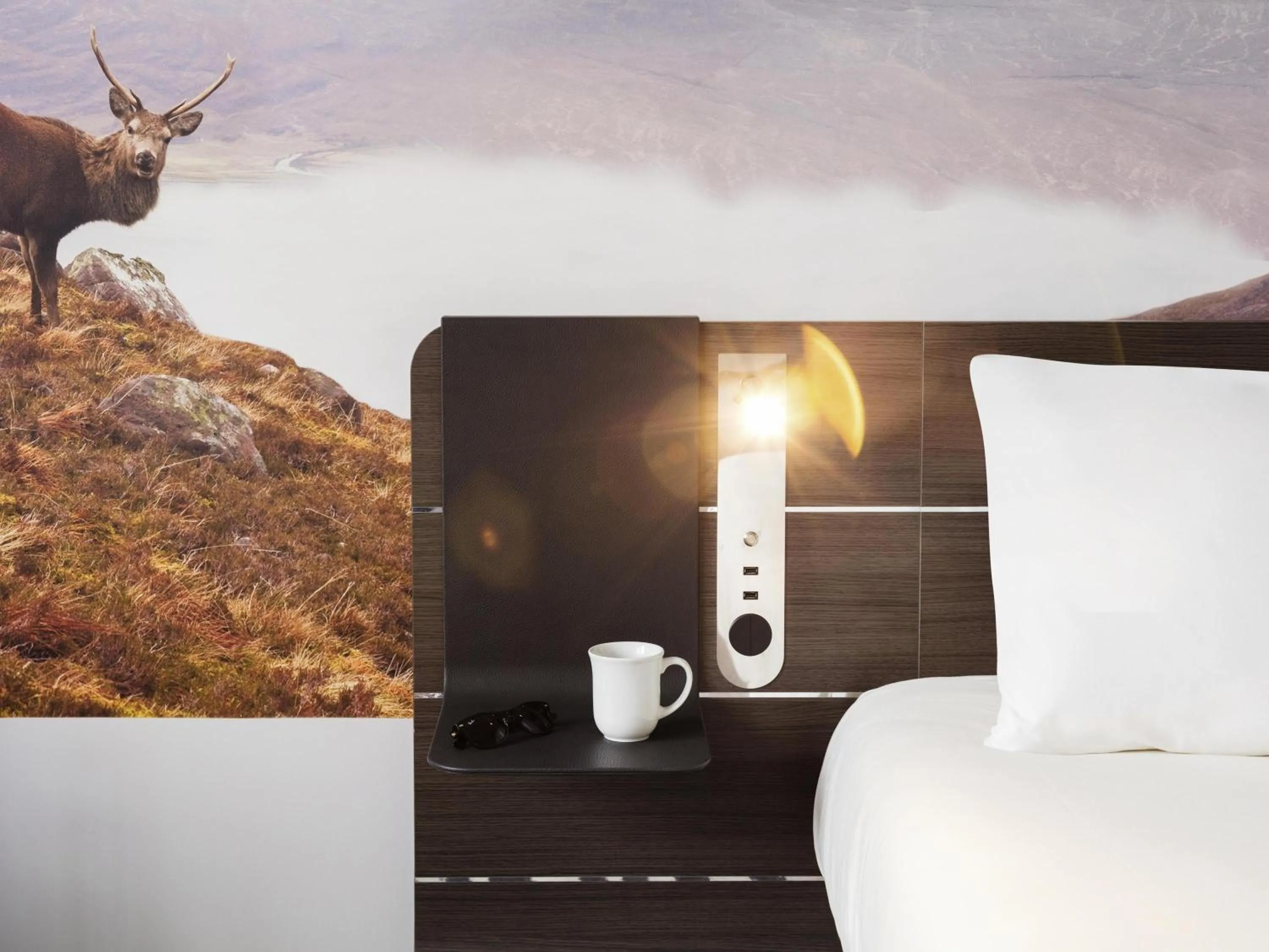 Bedroom, Bed in Novotel Edinburgh Centre