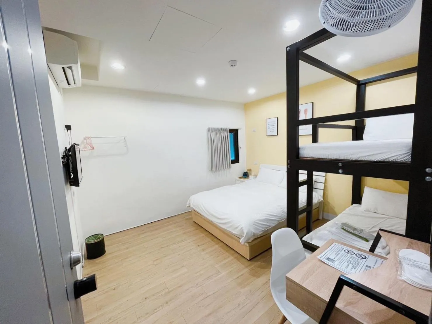 TV and multimedia, Bed in 淡水民宿-台北Yes Hotel