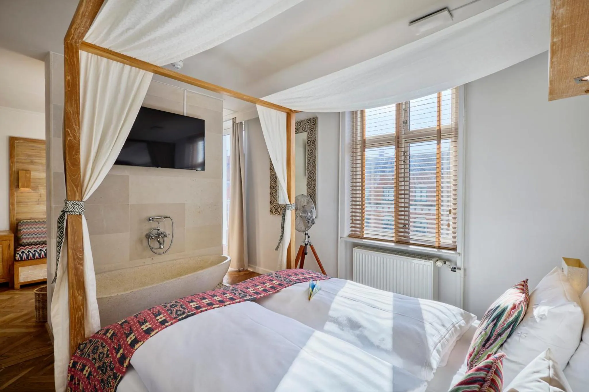 Property building, Bed in Axel Guldsmeden