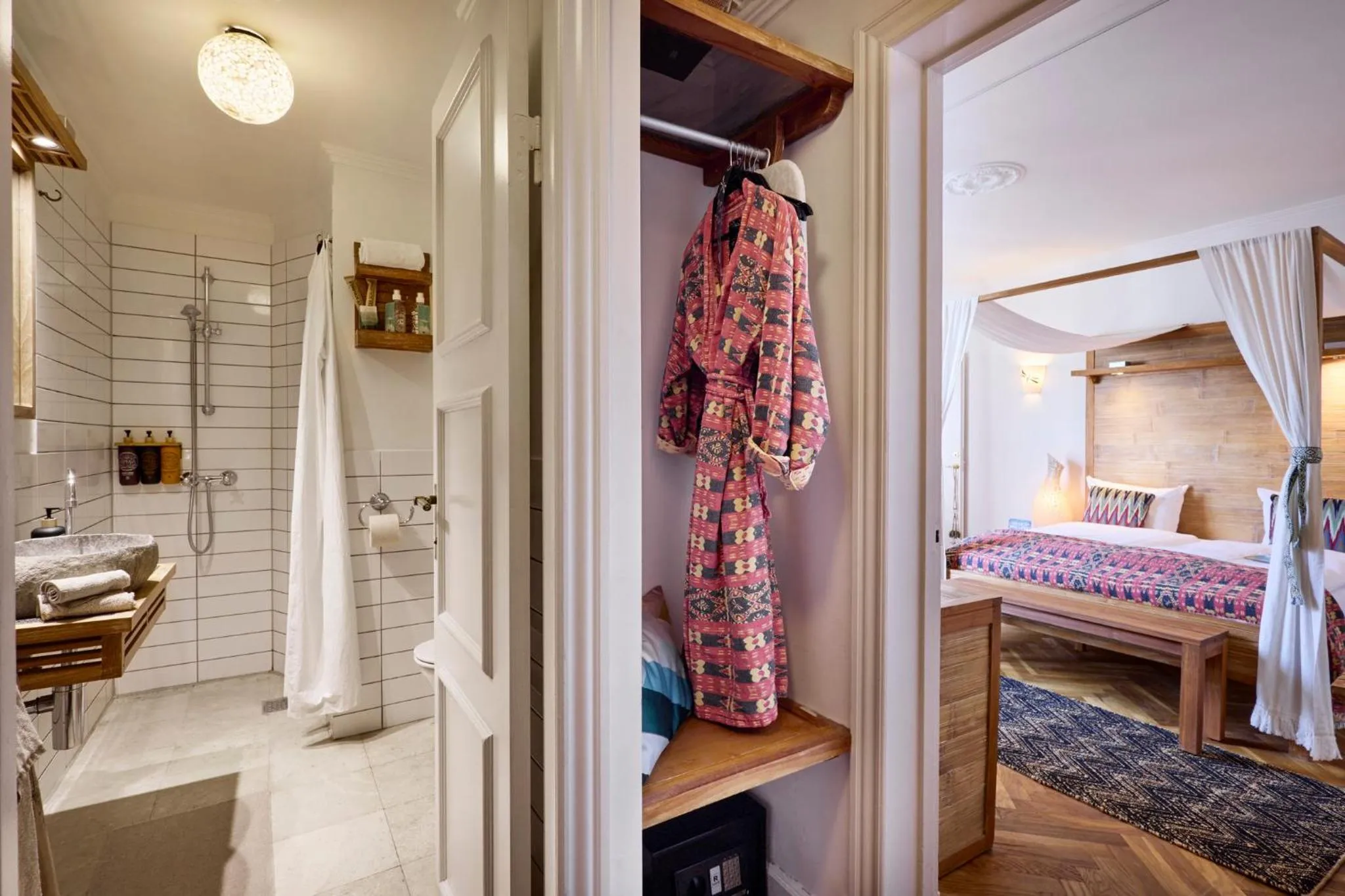 Bedroom, Bed in Axel Guldsmeden