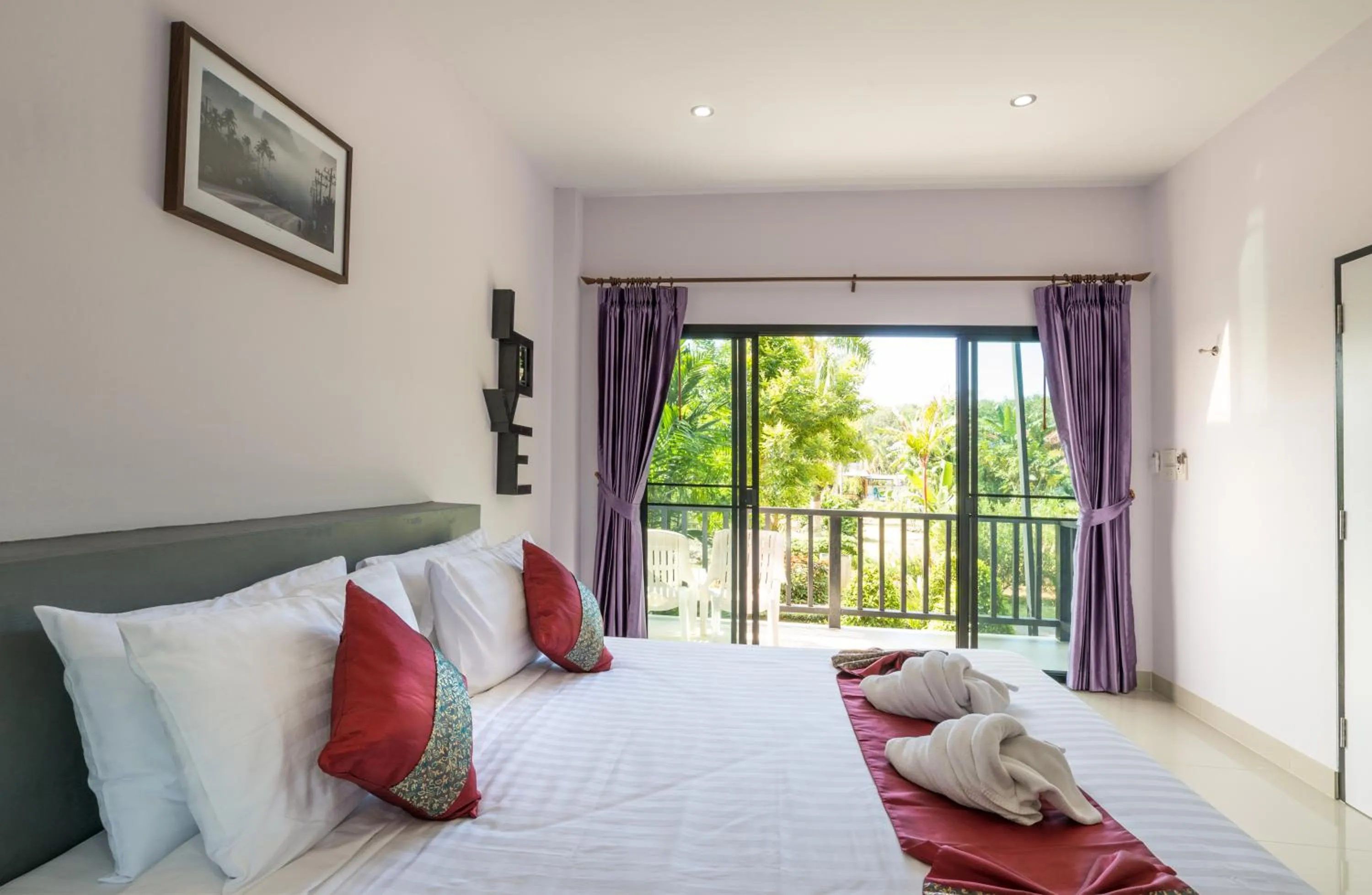 Photo of the whole room, Bed in Krabi Inn Resort