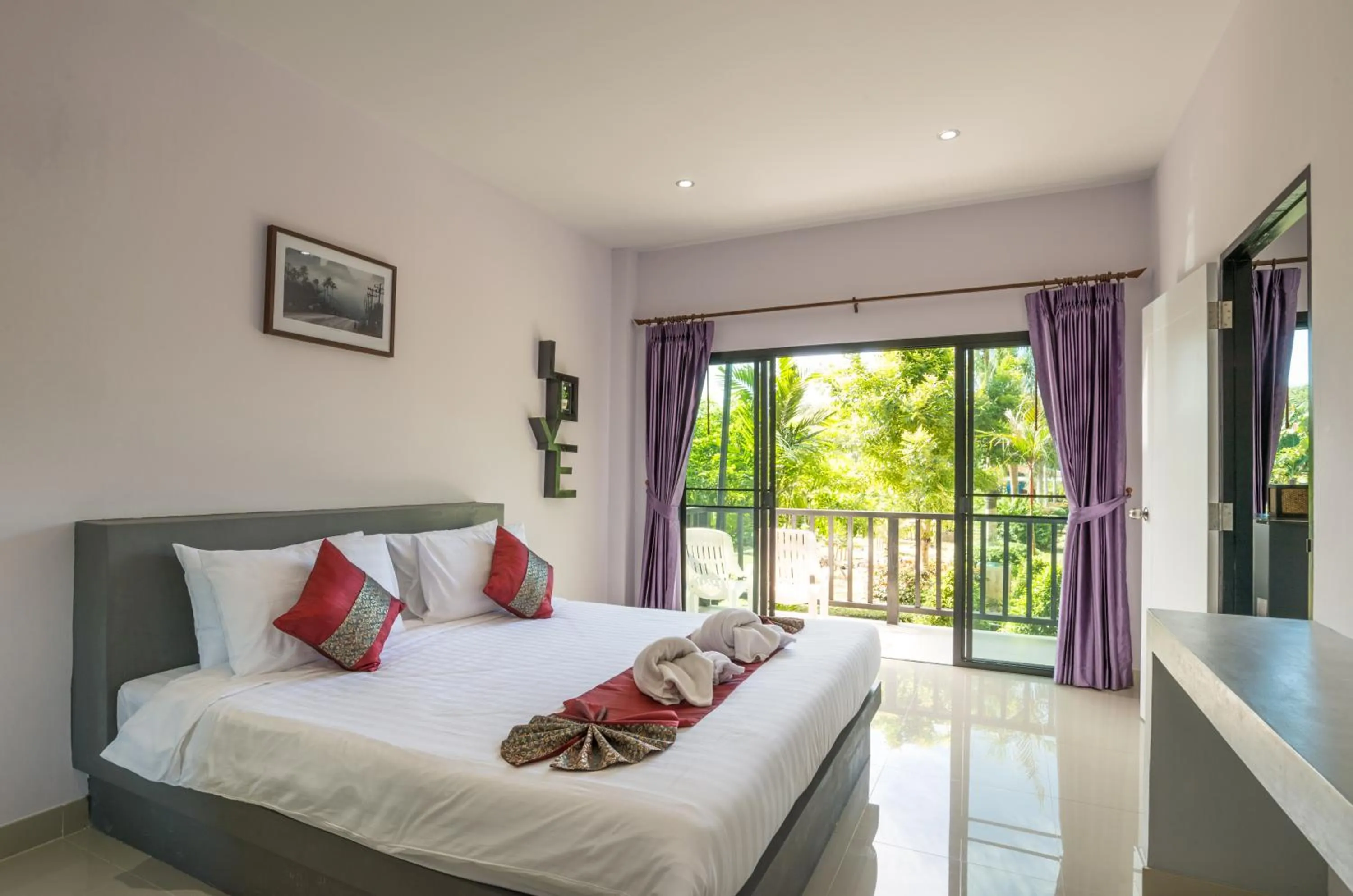 Photo of the whole room, Bed in Krabi Inn Resort