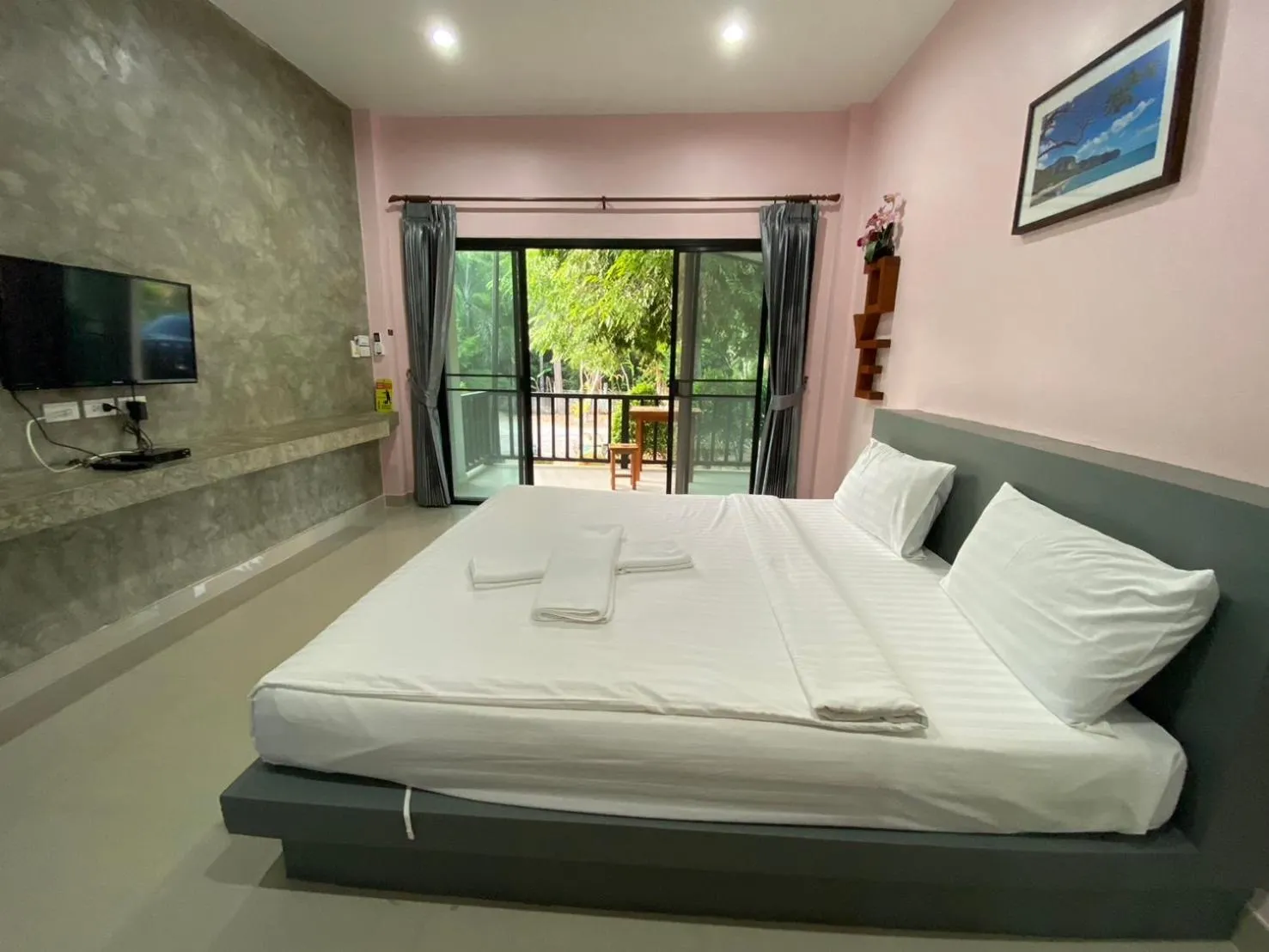 Bed in Krabi Inn Resort