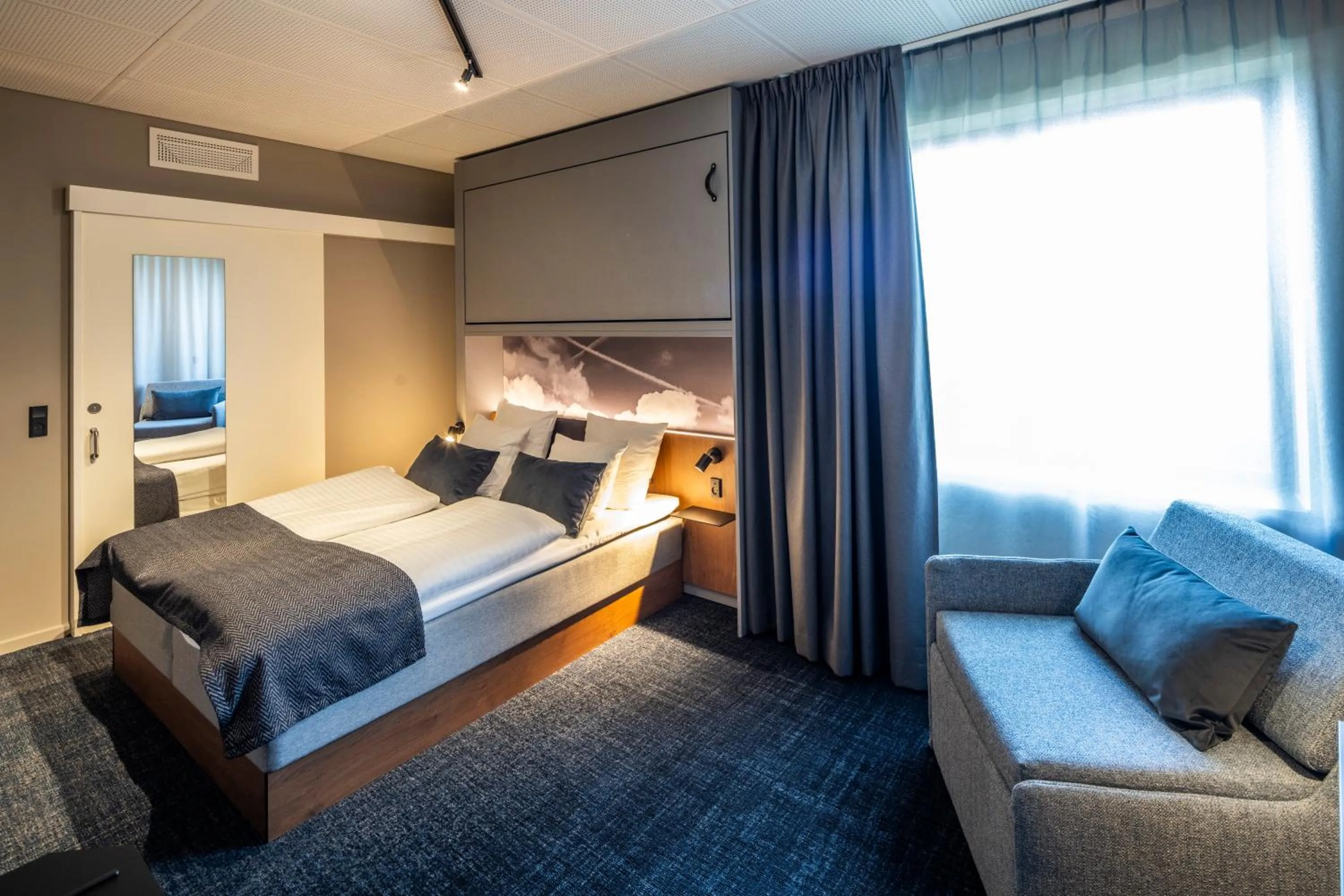 Photo of the whole room, Bed in Airport Hotel, Billund