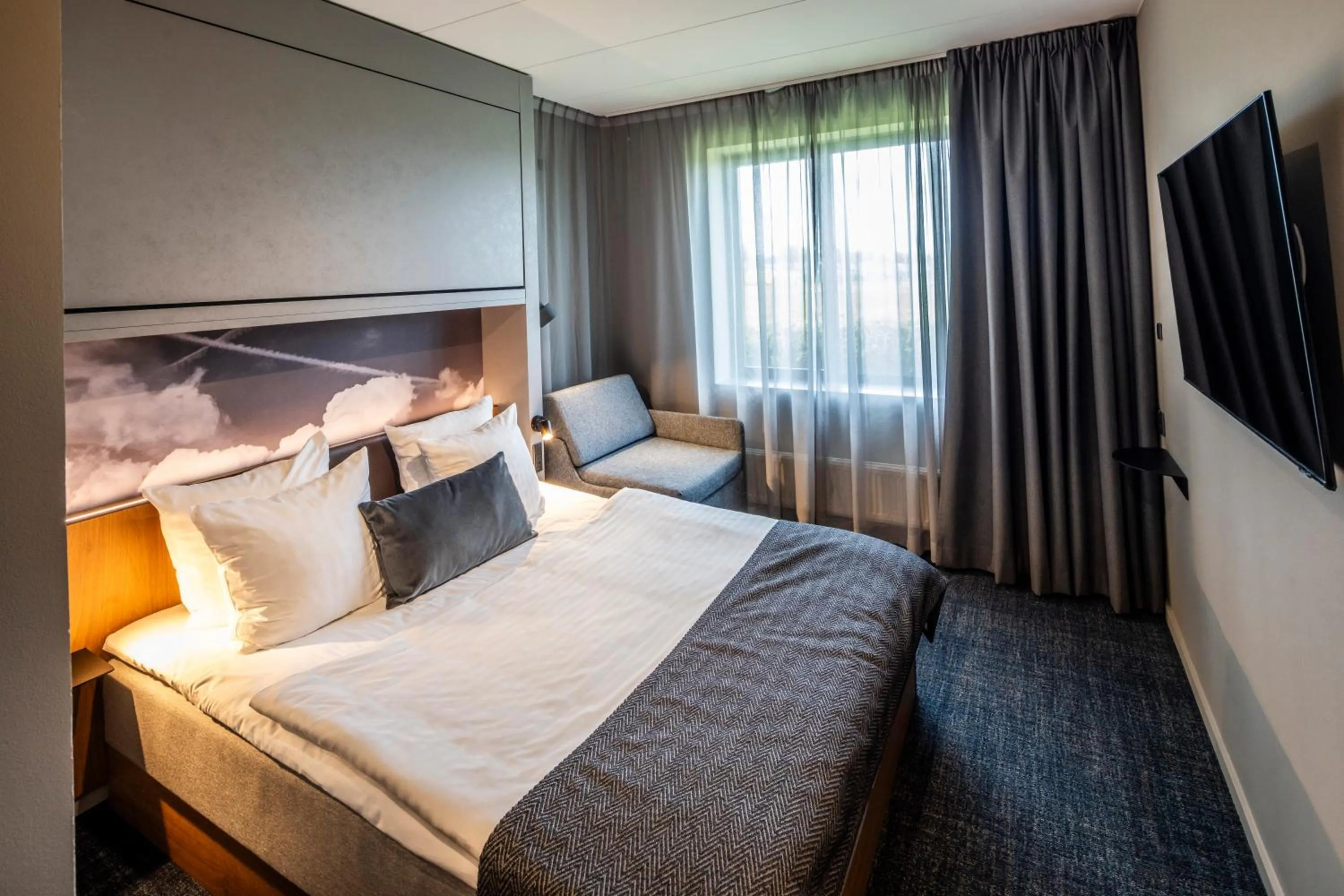 TV and multimedia, Bed in Airport Hotel, Billund