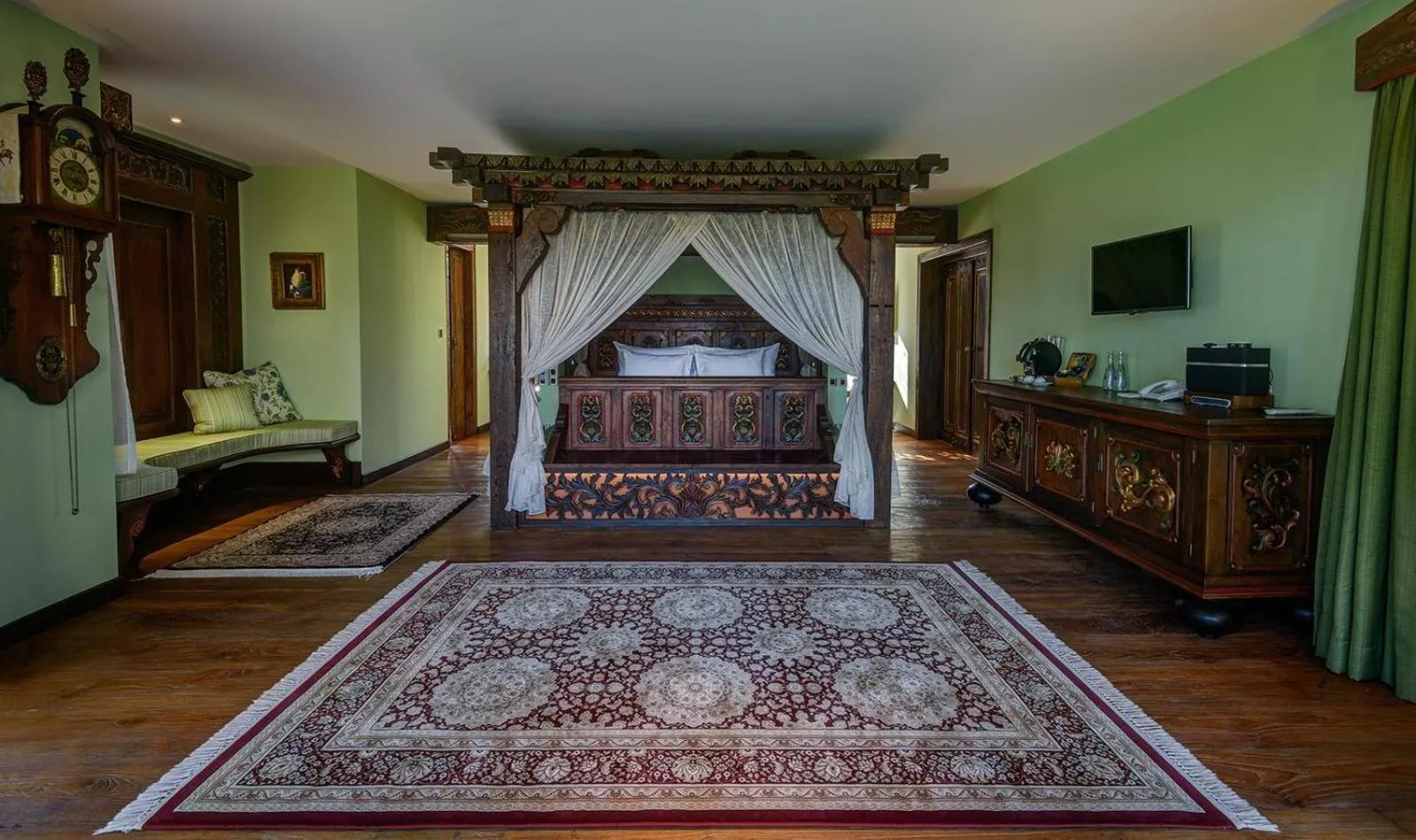 Bed in Permata Ayung Private Estate