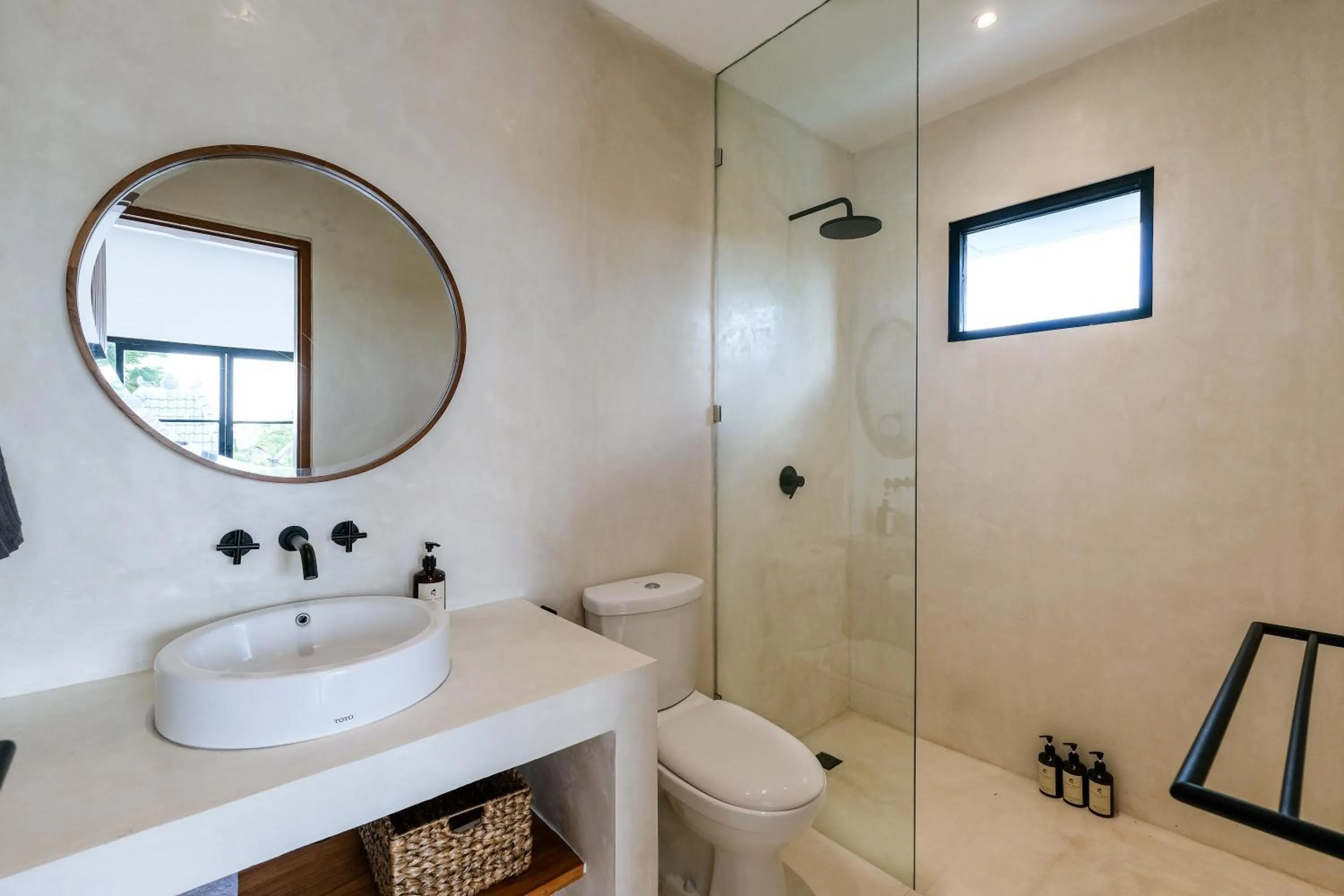 Bathroom in Mahi Mahi Villa & Suites