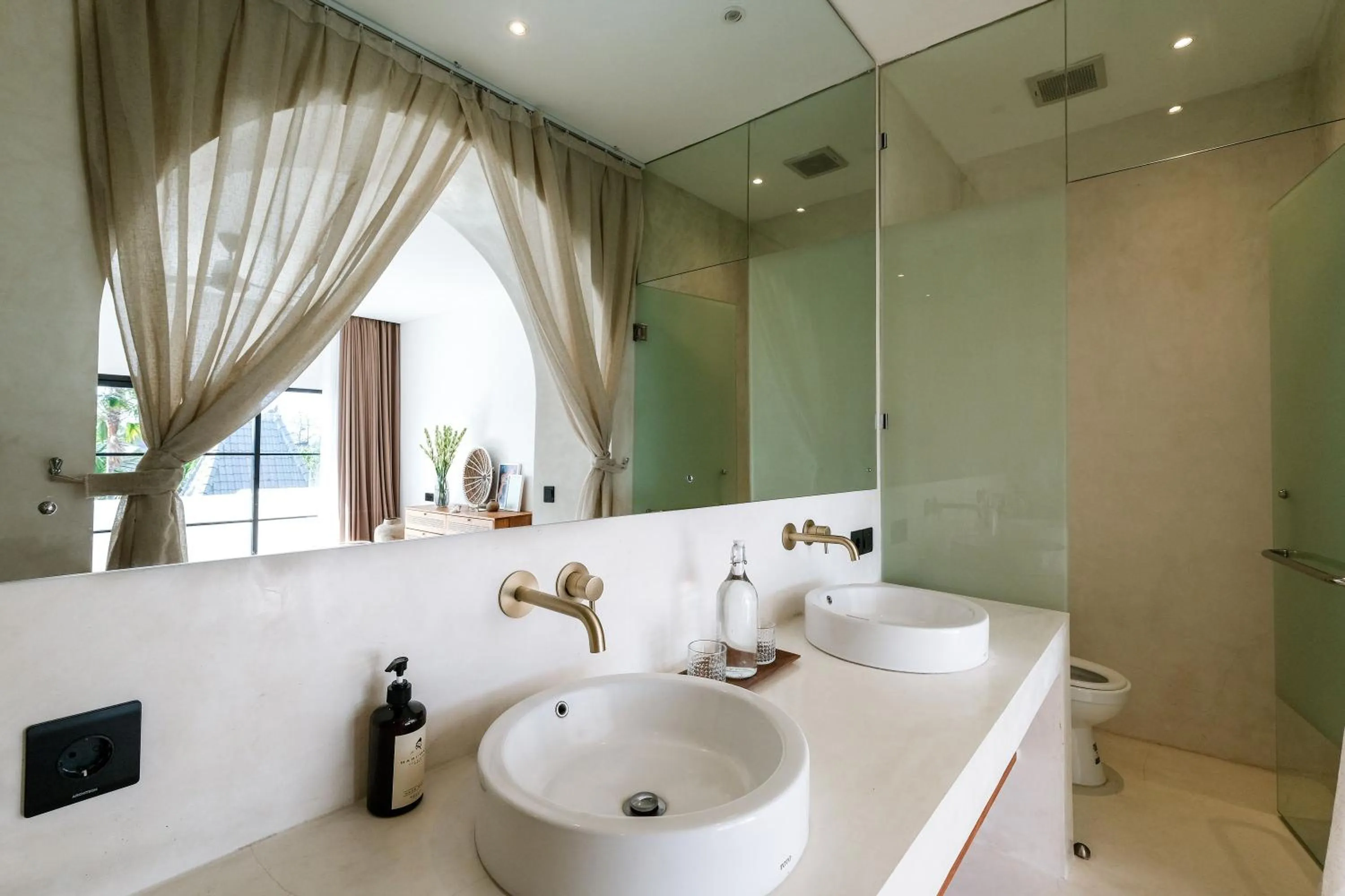 Bathroom in Mahi Mahi Villa & Suites