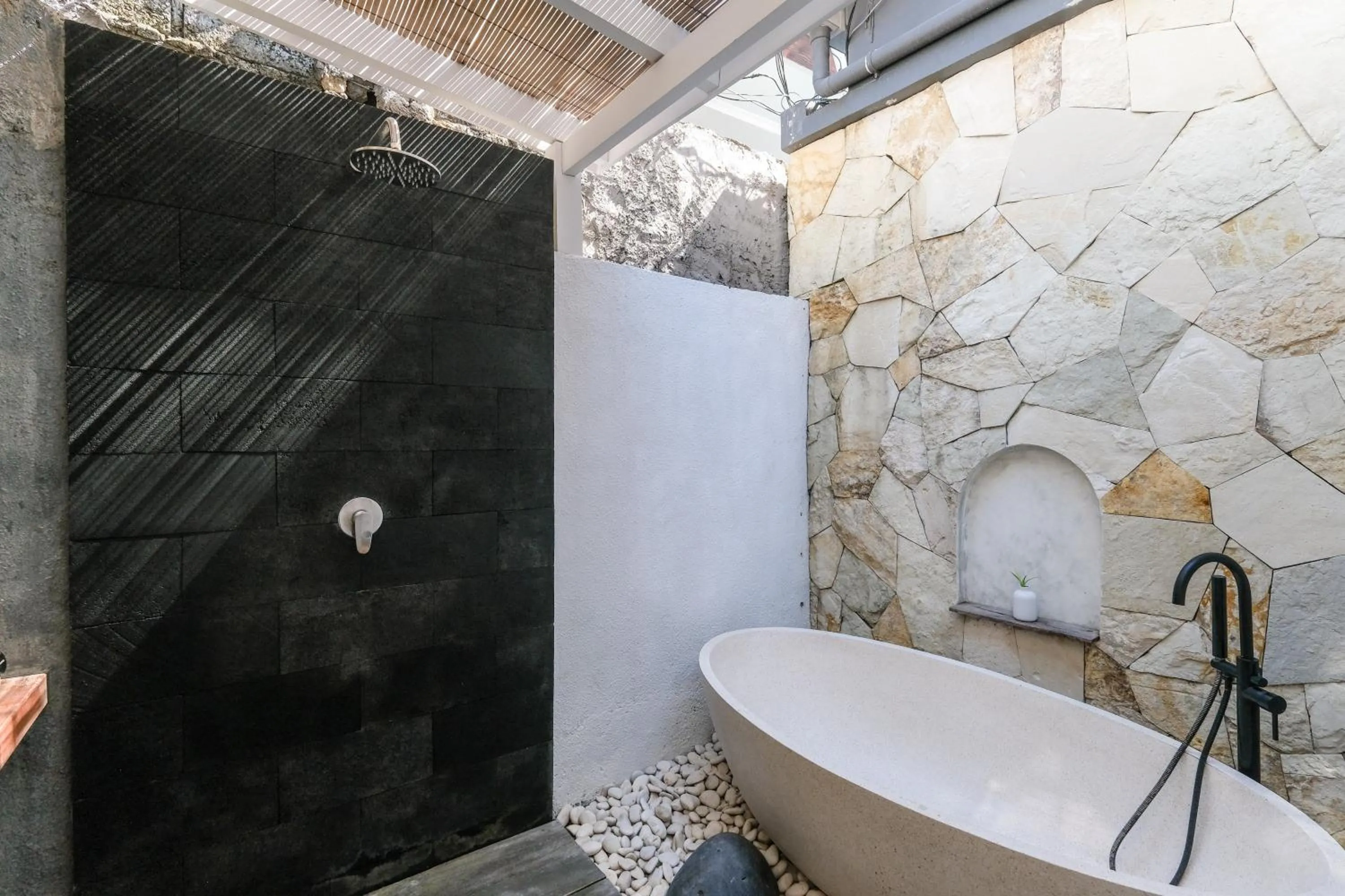 Bath in Mahi Mahi Villa & Suites