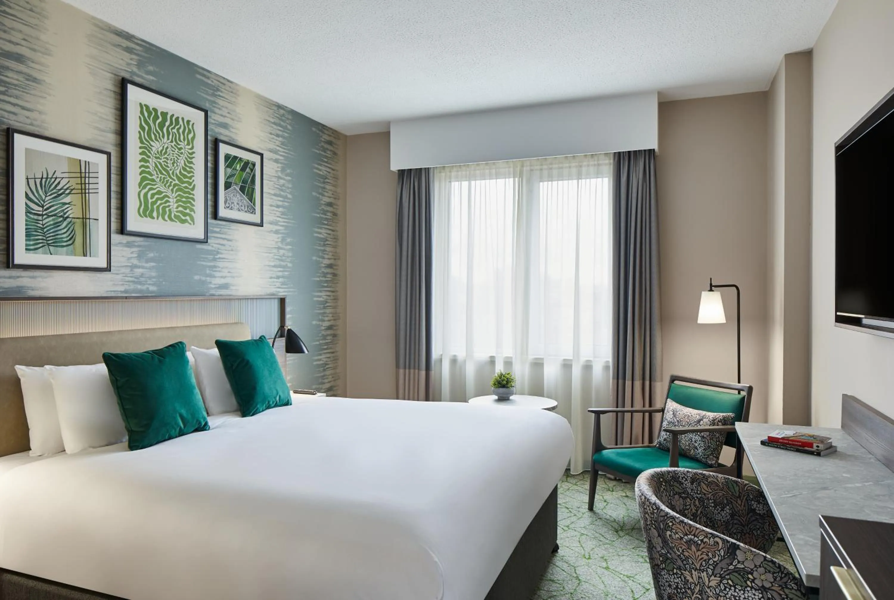 Bed in Leonardo Royal Hotel Glasgow