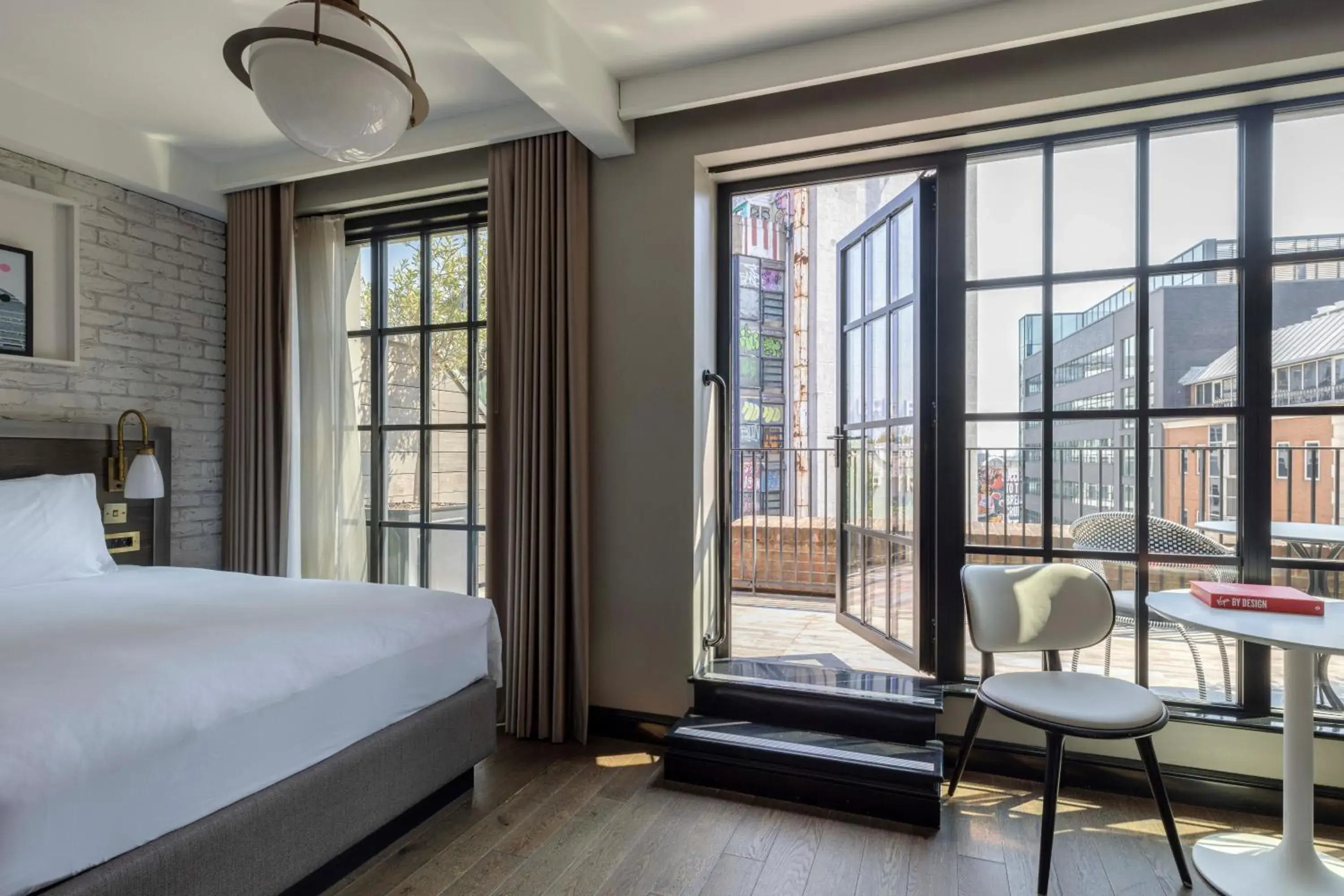 Grand Chamber Queen Terrace in Mondrian London Shoreditch Grand Chamber Queen Terrace in Mondrian London Shoreditch