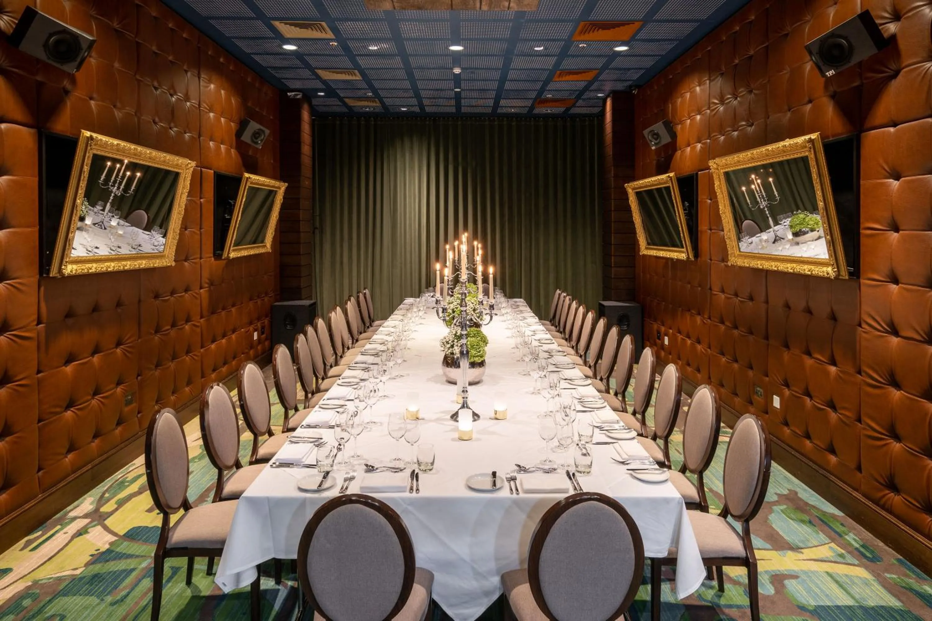 Evening entertainment in Virgin Hotels London - Shoreditch