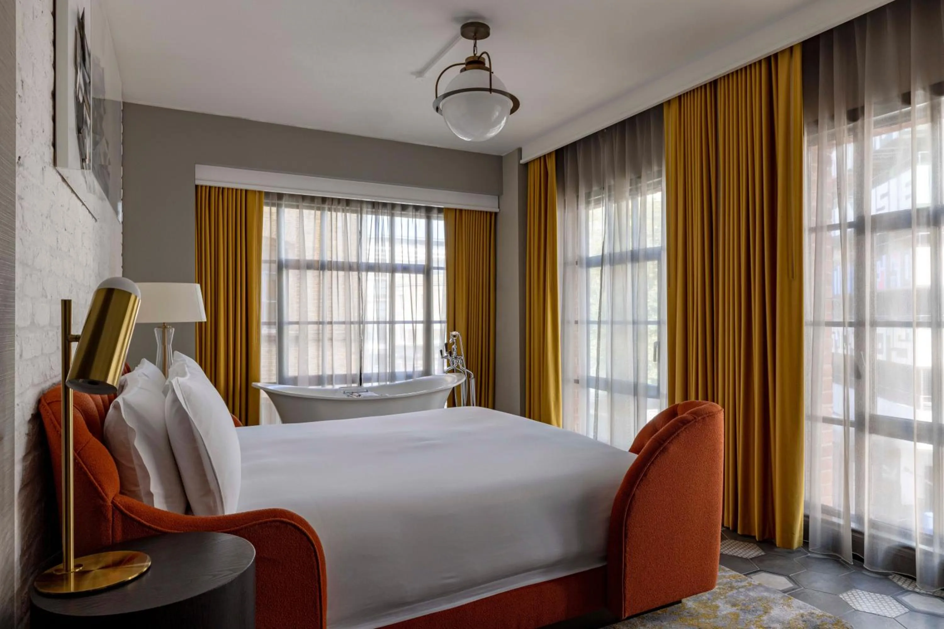 Deluxe One Bedroom Suite in Mondrian London Shoreditch