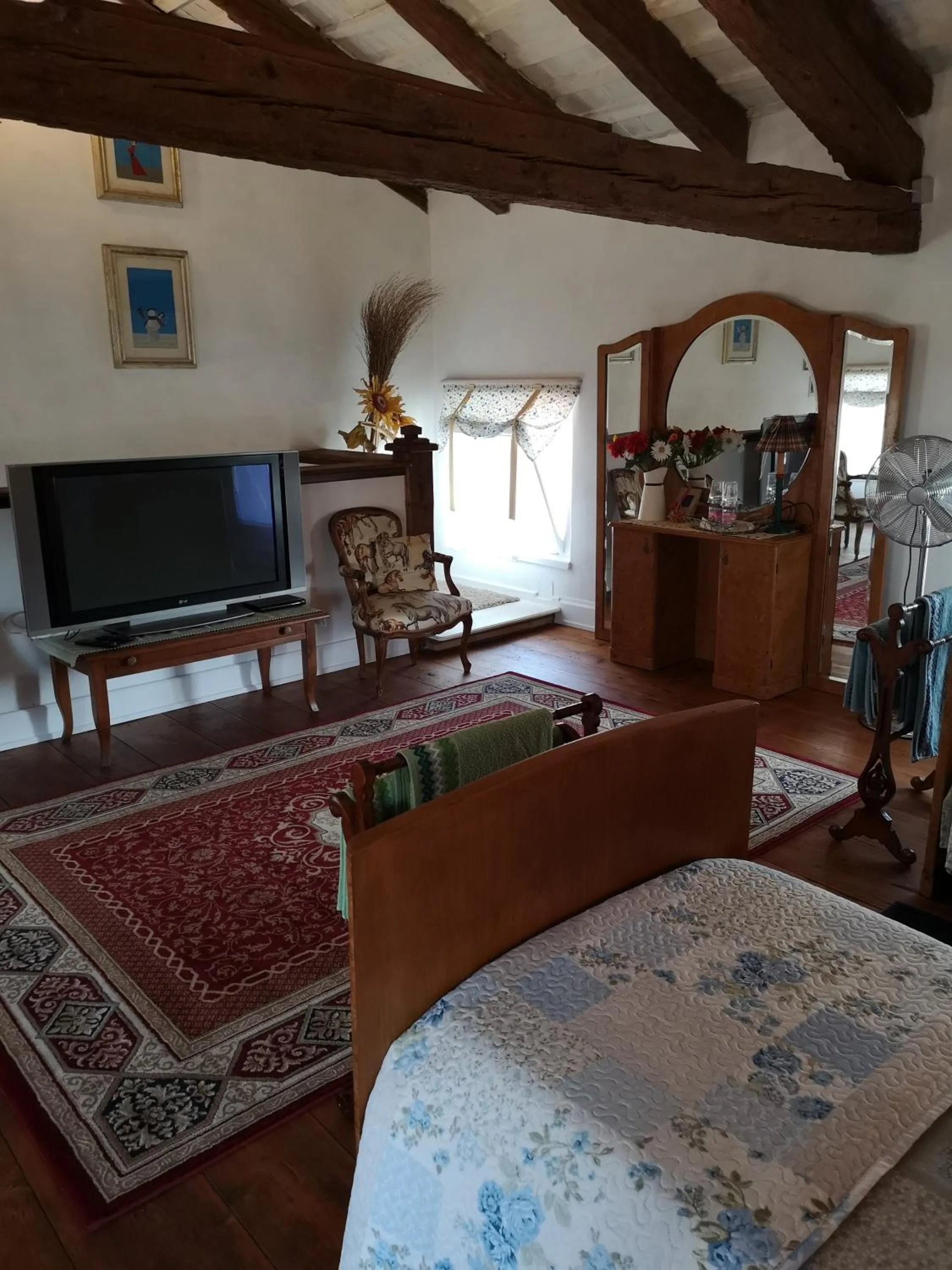 Communal lounge/ TV room in East Wind