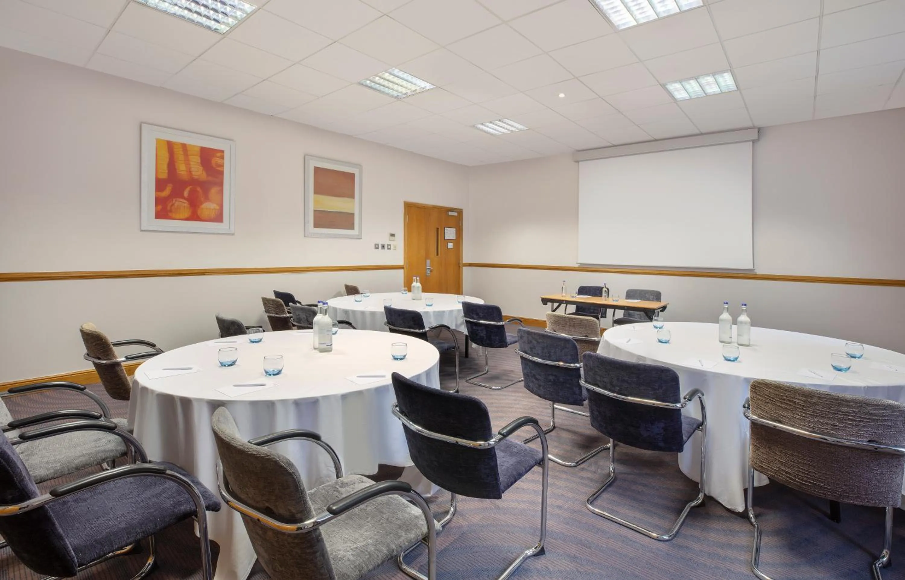 Meeting/conference room in Leonardo Hotel London Croydon