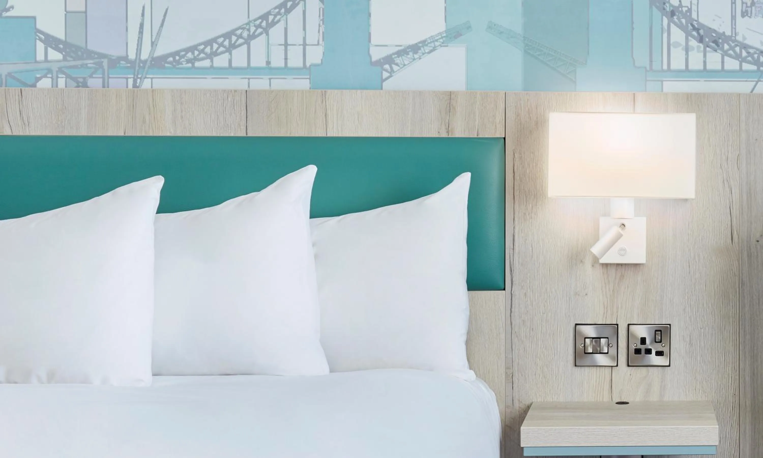 Bed in Leonardo Hotel London Croydon