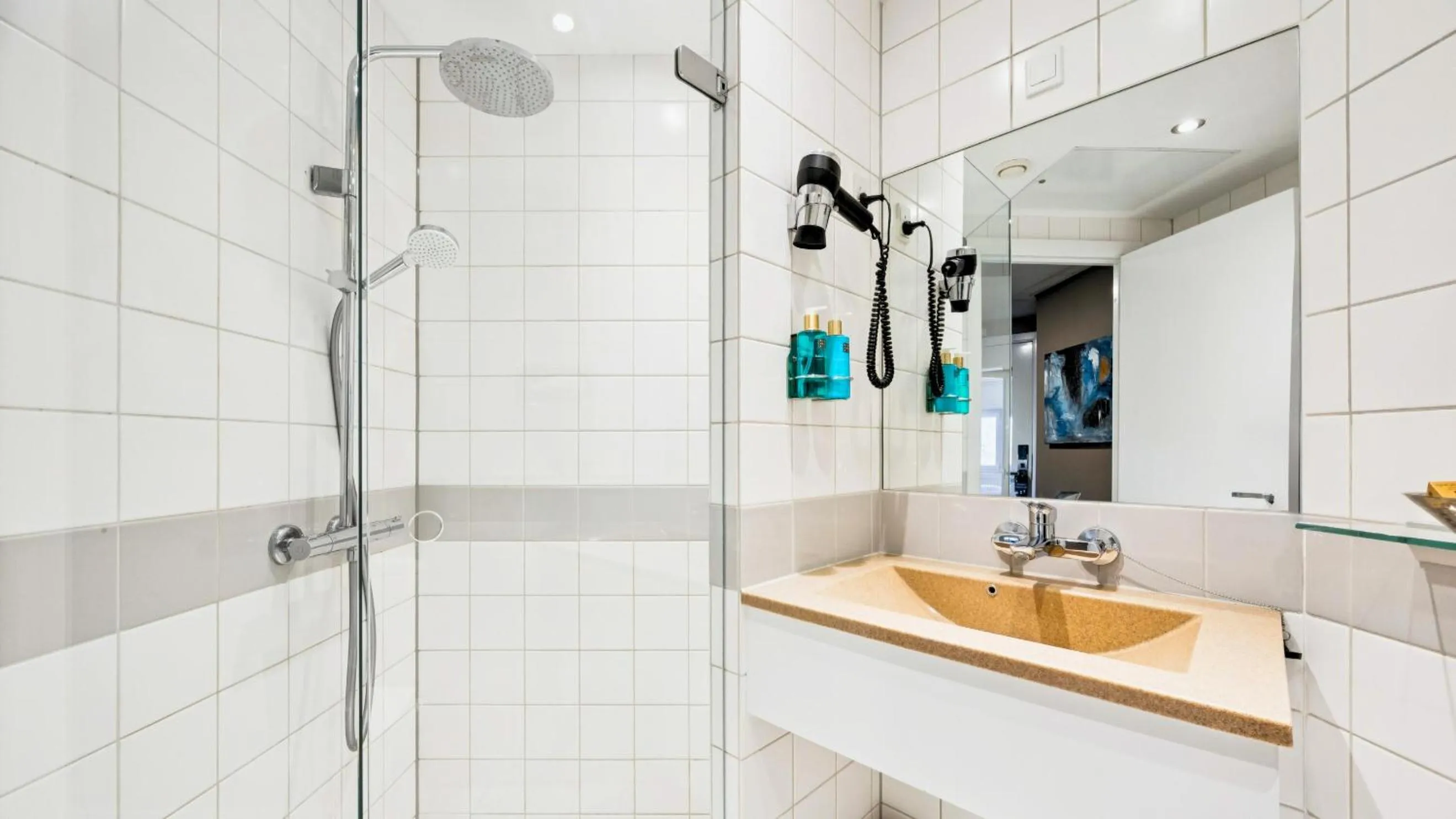 Shower in Hotel Lautrup Park