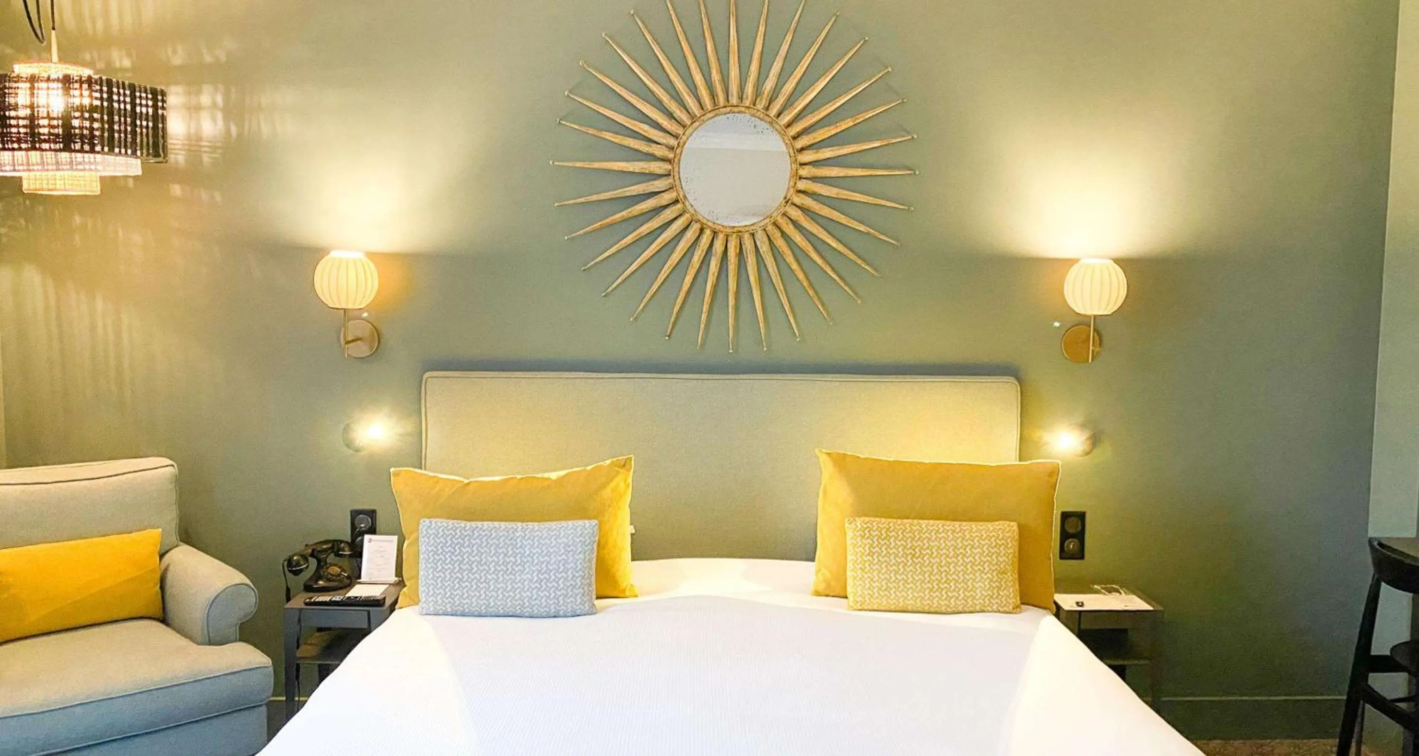 Bedroom, Bed in Best Western Plus Hotel de Dieppe 1880