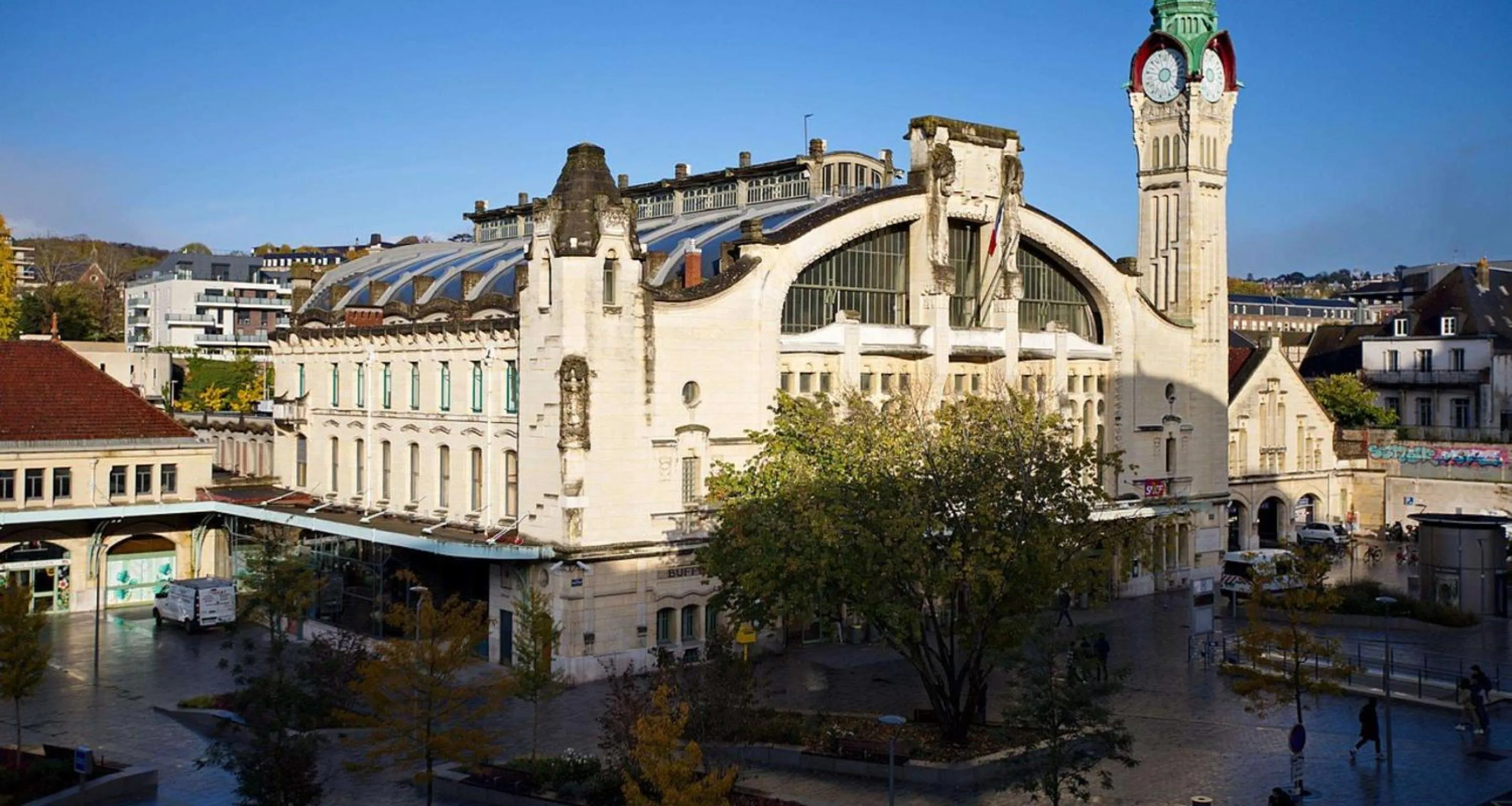 Property building in Best Western Plus Hotel de Dieppe 1880