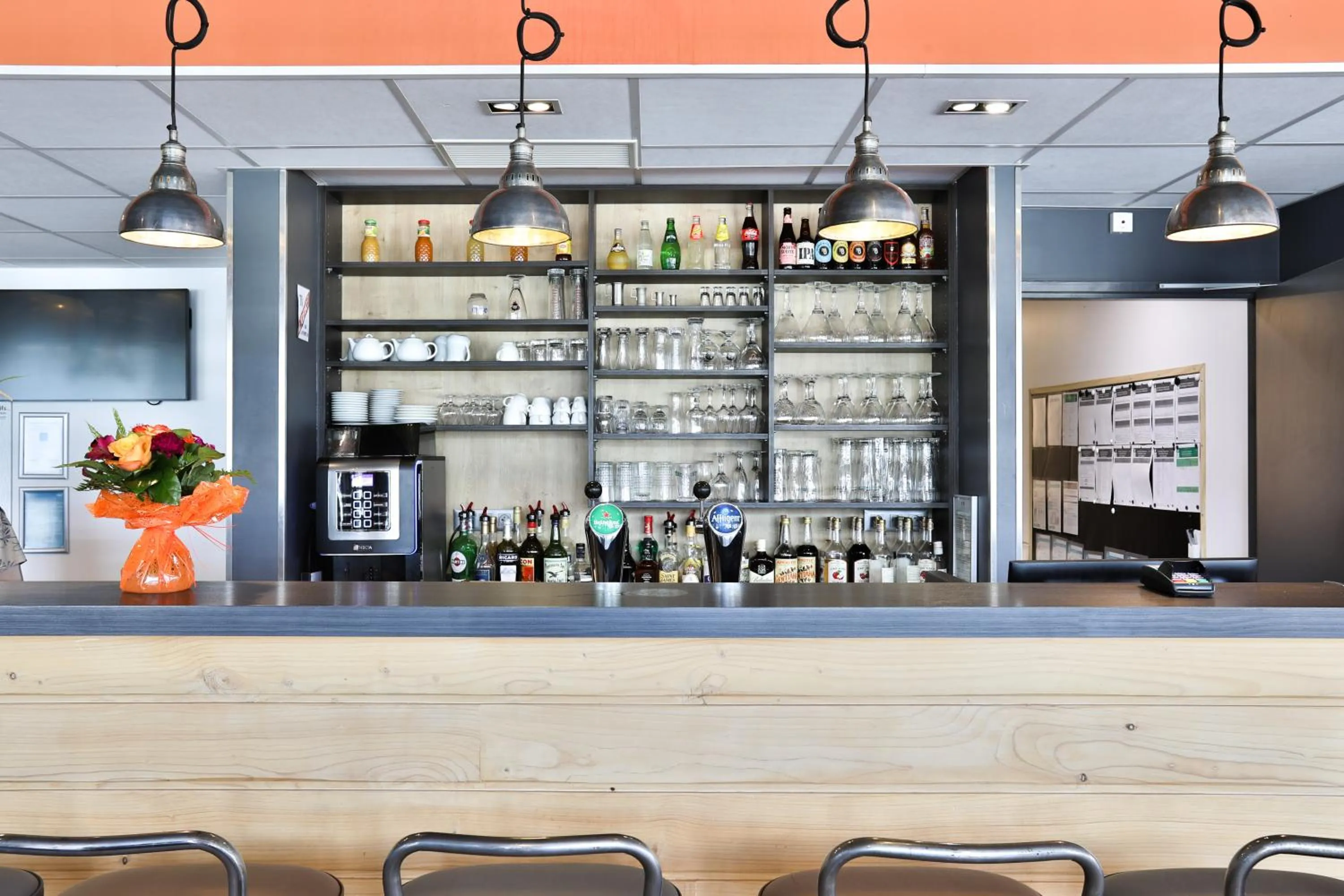 Lounge or bar in Kyriad Pontarlier