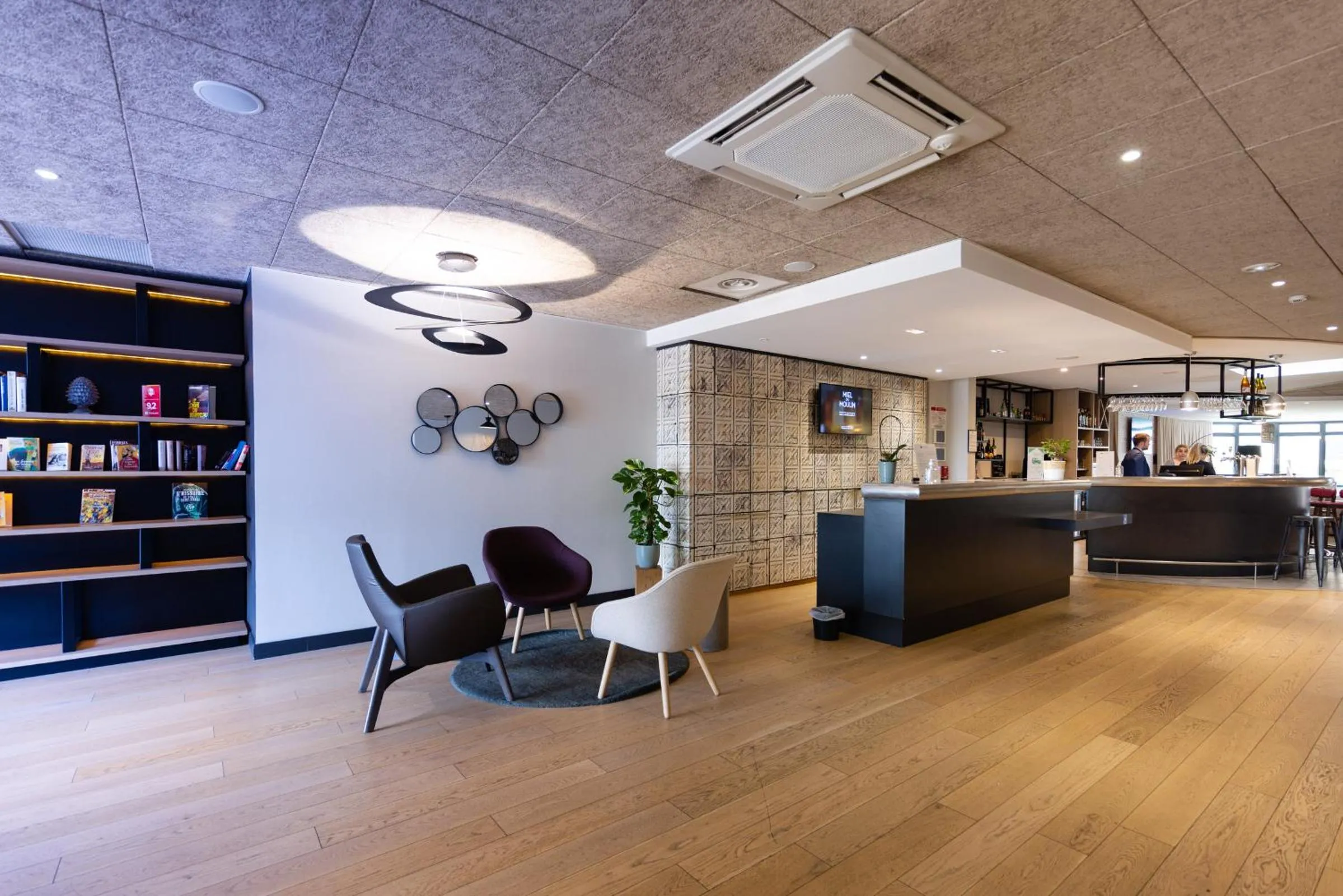 Lobby or reception in Campanile Limoges Centre - Gare