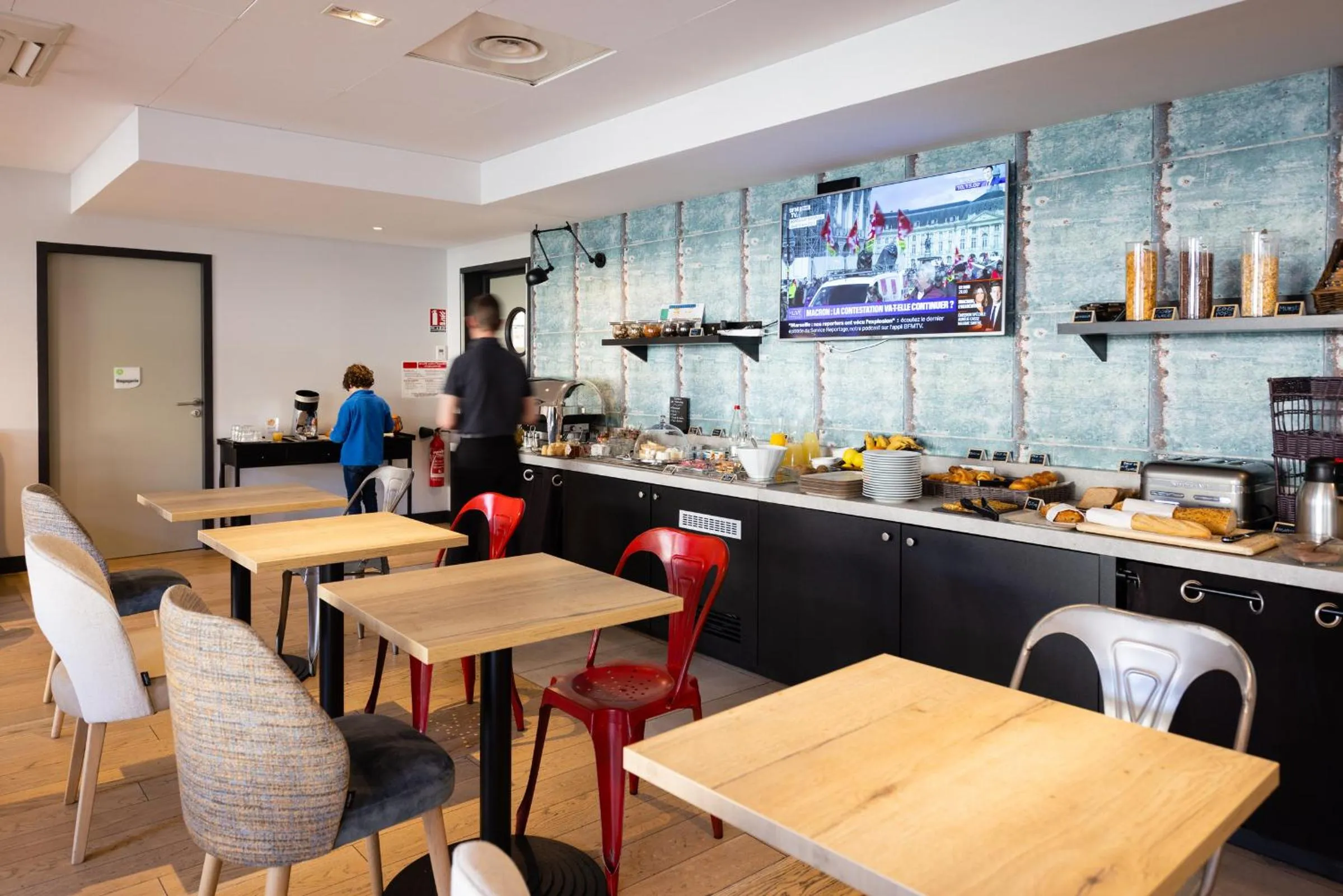 Restaurant/places to eat in Campanile Limoges Centre - Gare