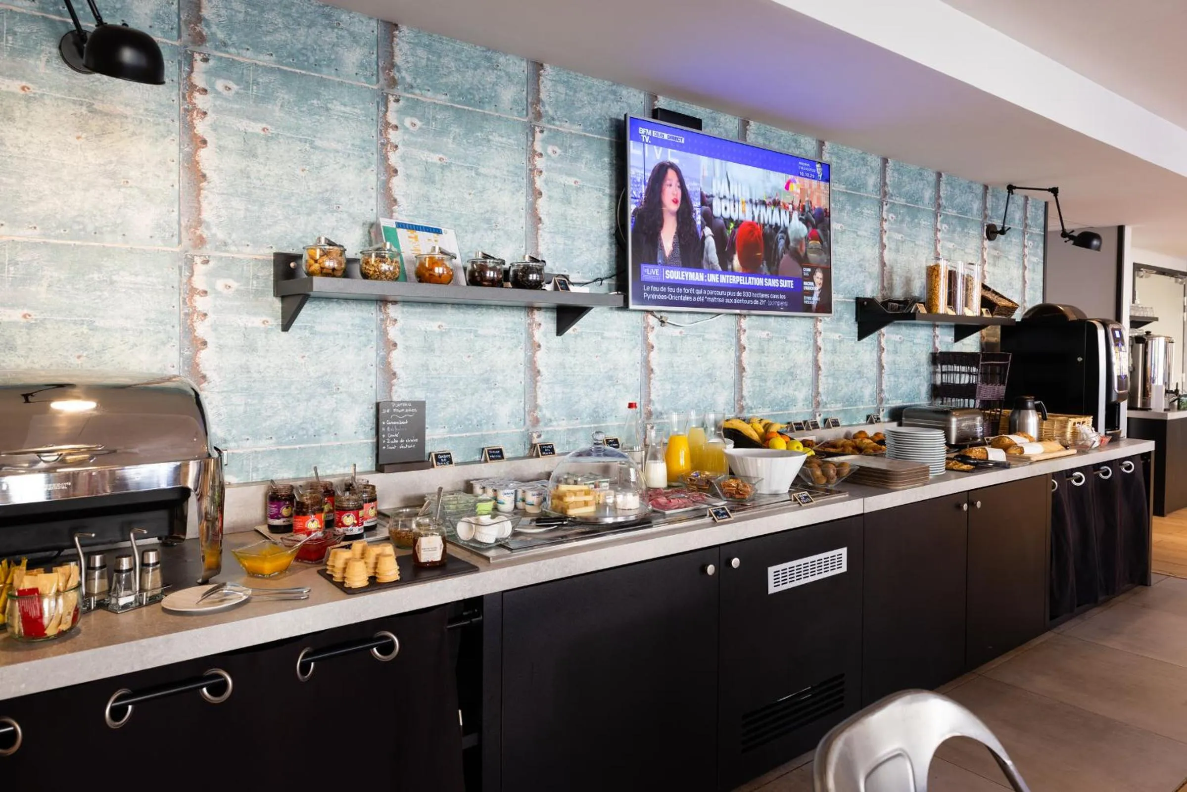 Coffee/tea facilities in Campanile Limoges Centre - Gare