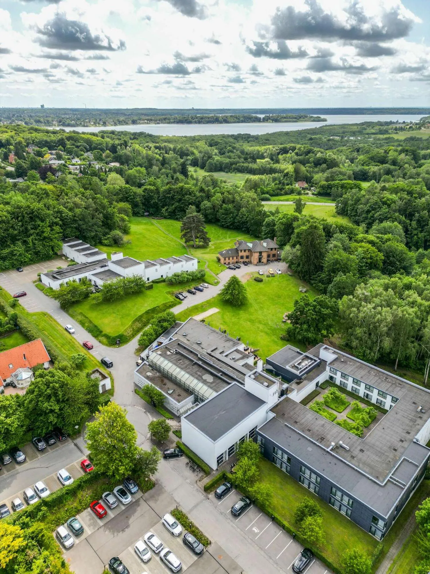 Property building in Comwell Holte