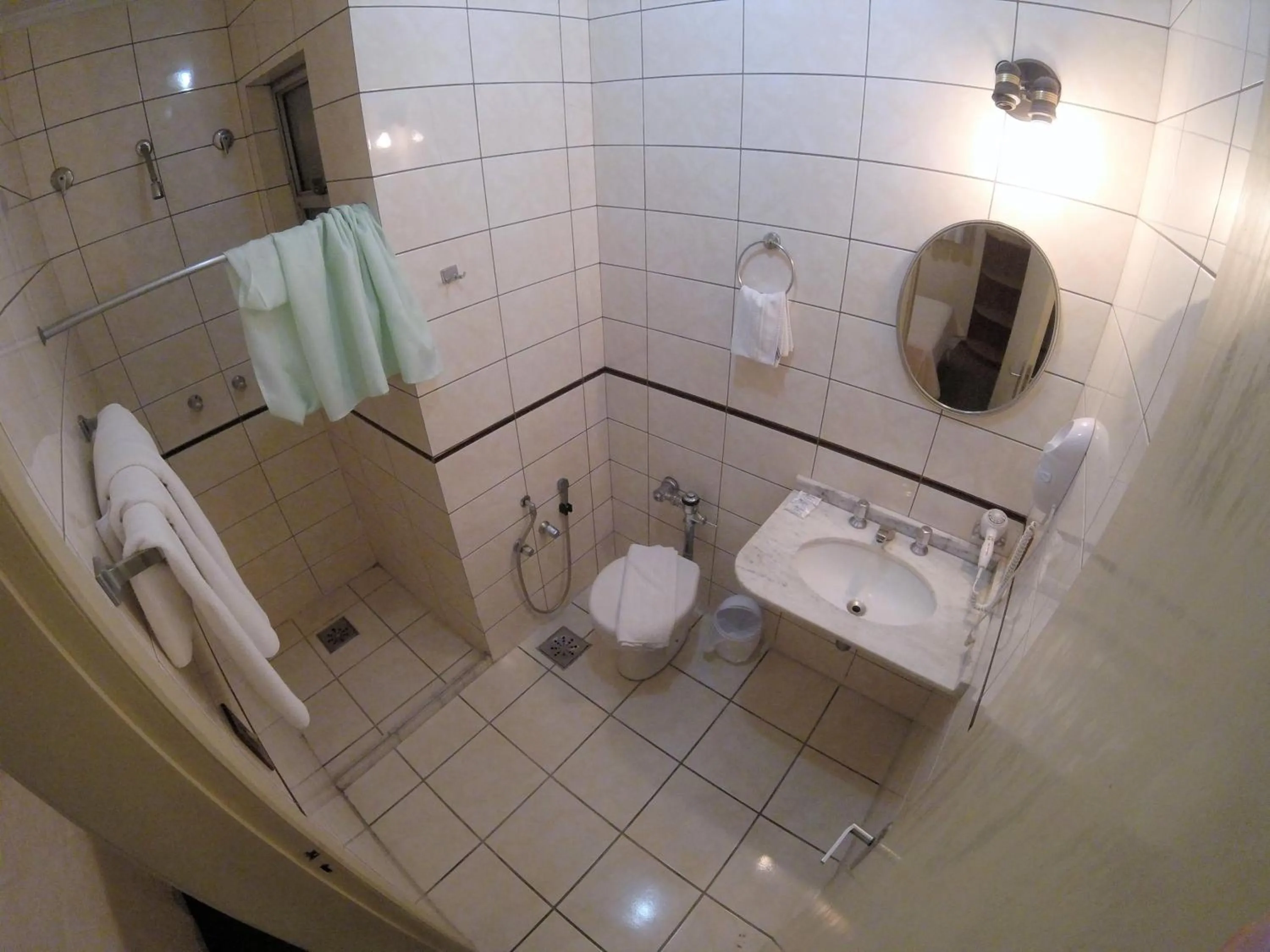 Bathroom in Milão Hotel