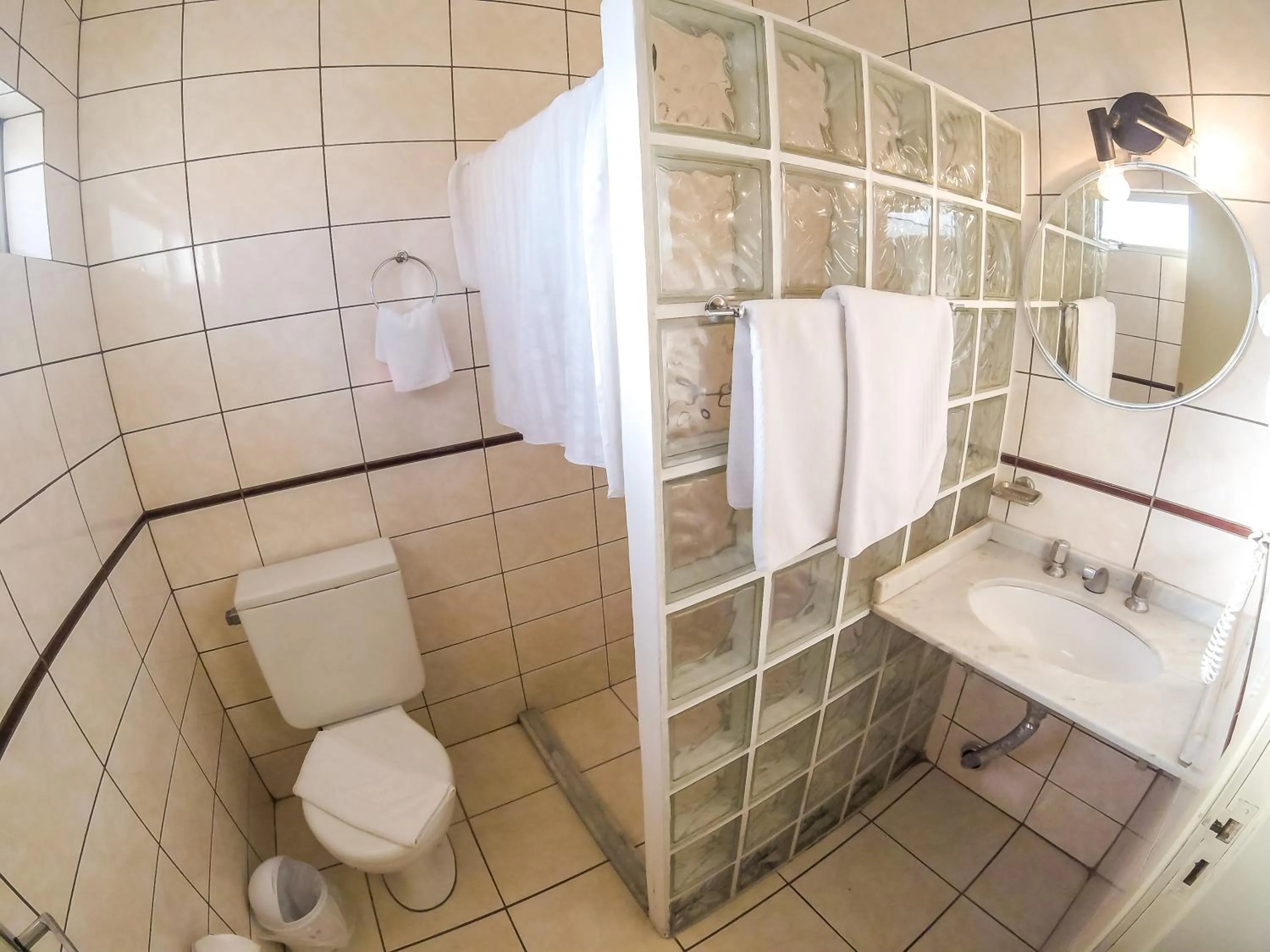 Bathroom in Milão Hotel