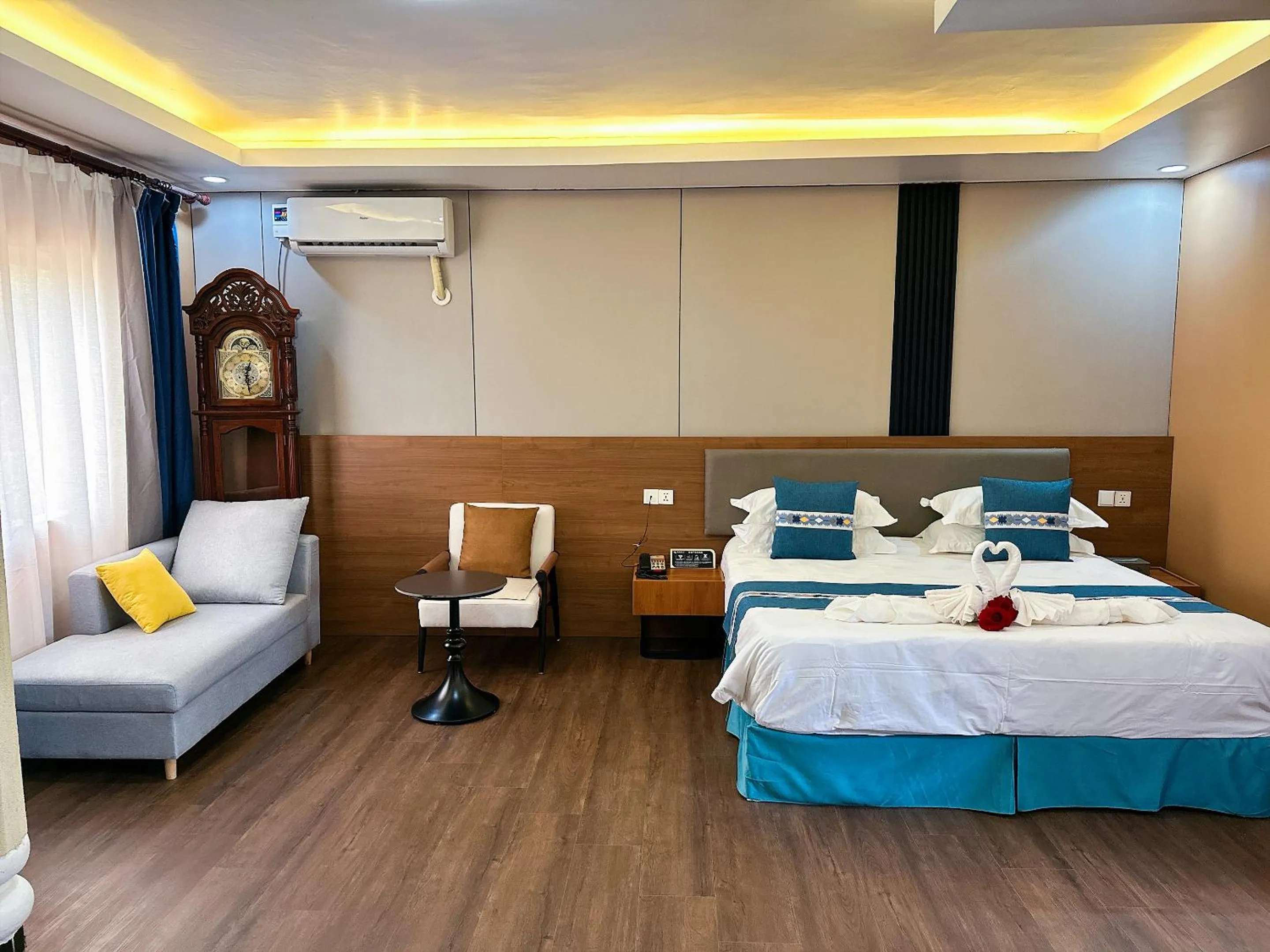 Bed in Nanjing Restaurant & Motel