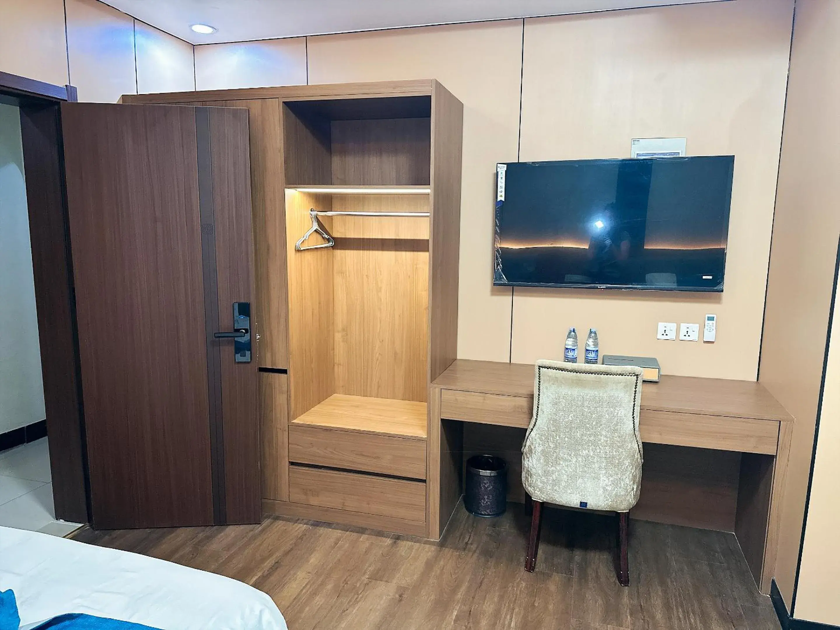 Twin Room in Nanjing Restaurant & Motel Twin Room in Nanjing Restaurant & Motel