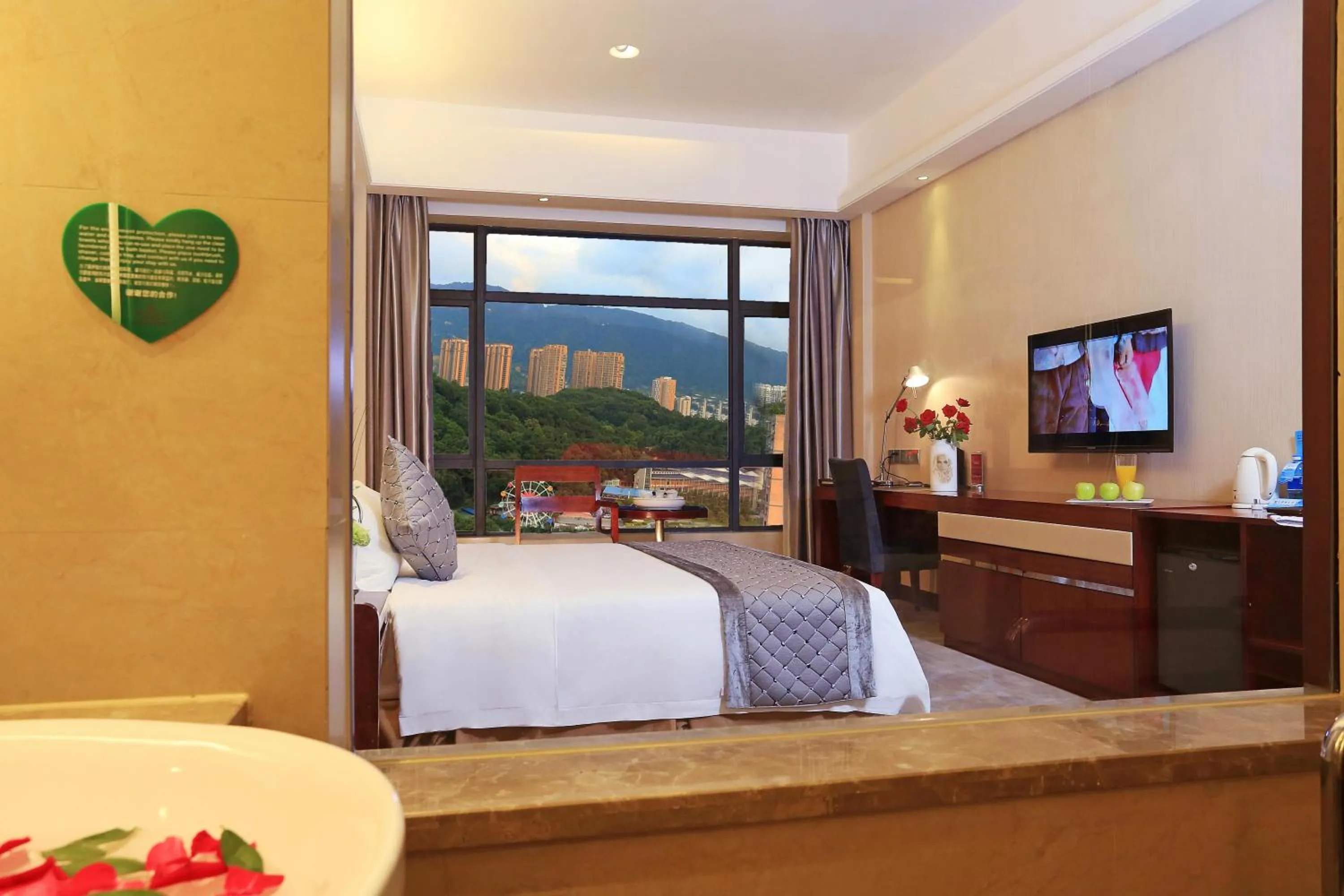 Photo of the whole room in Ramada Longyan