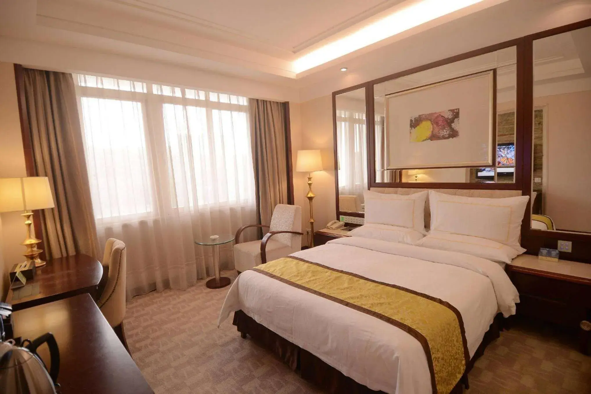 Standard King Room in Ramada Shenzhen Baoan Standard King Room in Ramada Shenzhen Baoan