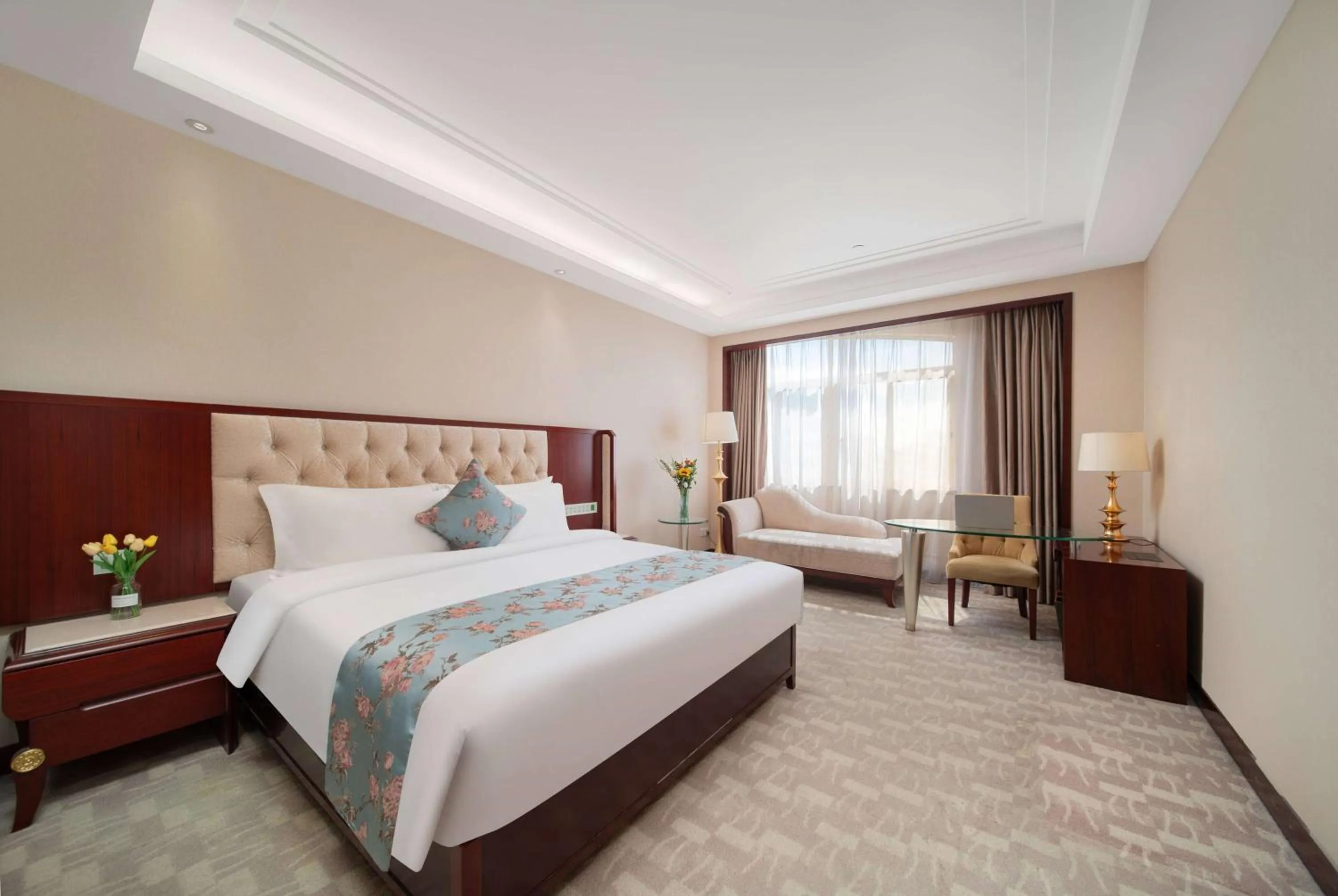 Superior King Room - Non-Smoking in Ramada Shenzhen Baoan