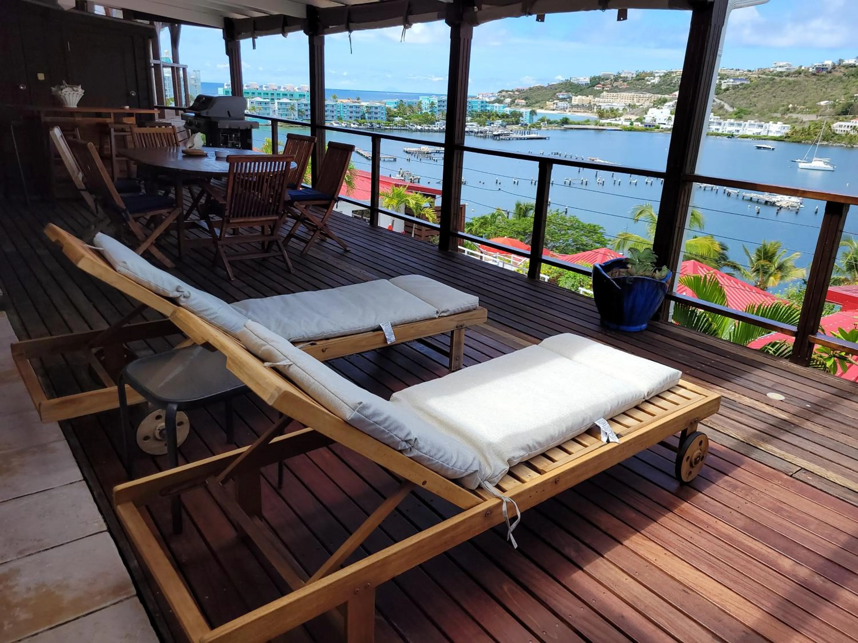 Patio in Les Balcons d'Oyster Pond