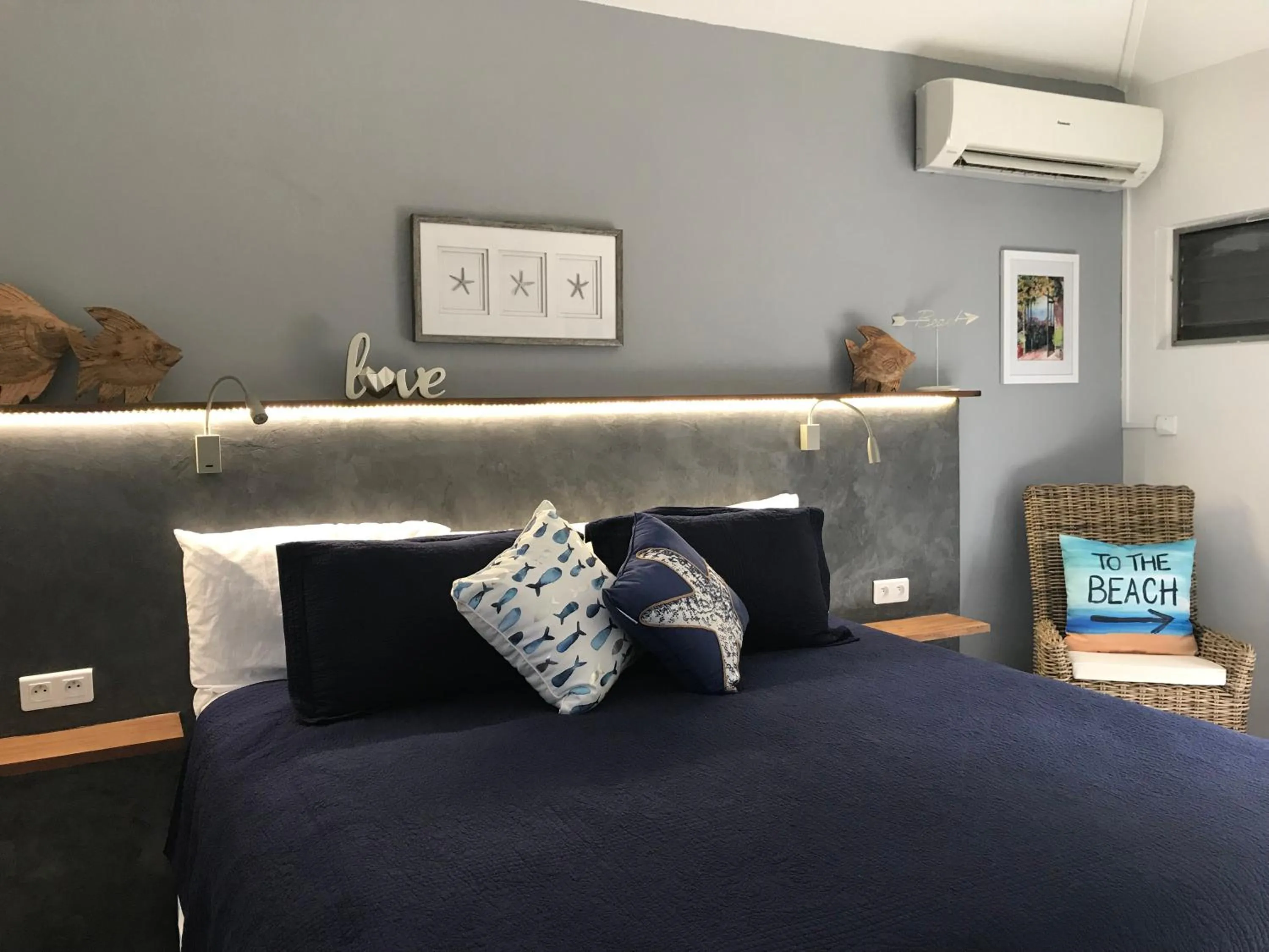 Bed in Les Balcons d'Oyster Pond