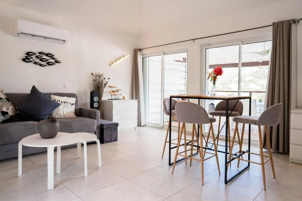 Living room in Les Balcons d'Oyster Pond