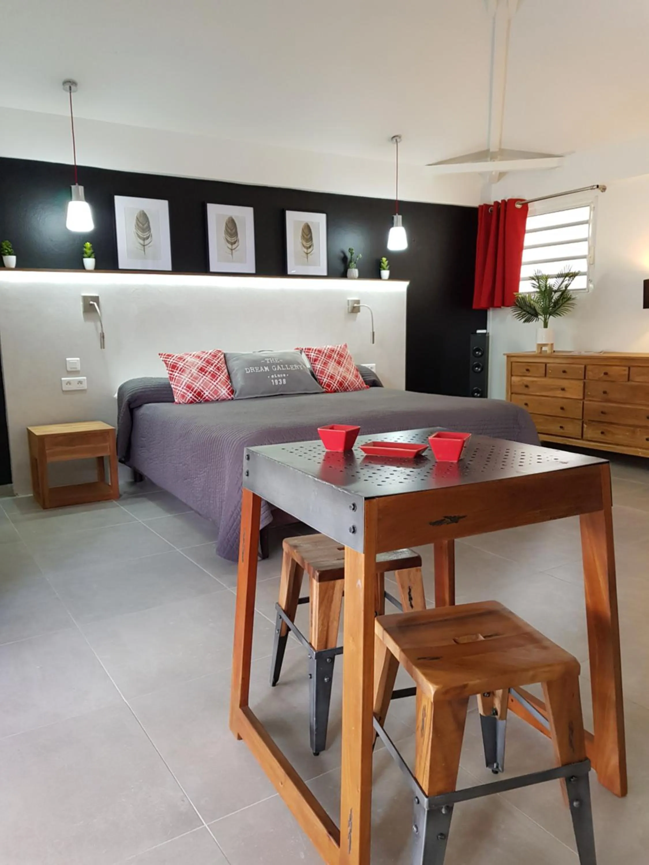 Bed in Les Balcons d'Oyster Pond