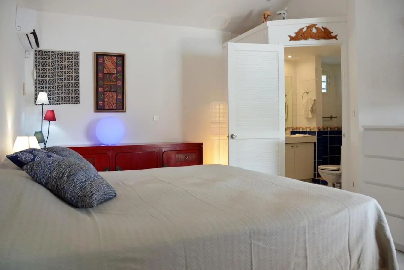 Bed in Les Balcons d'Oyster Pond