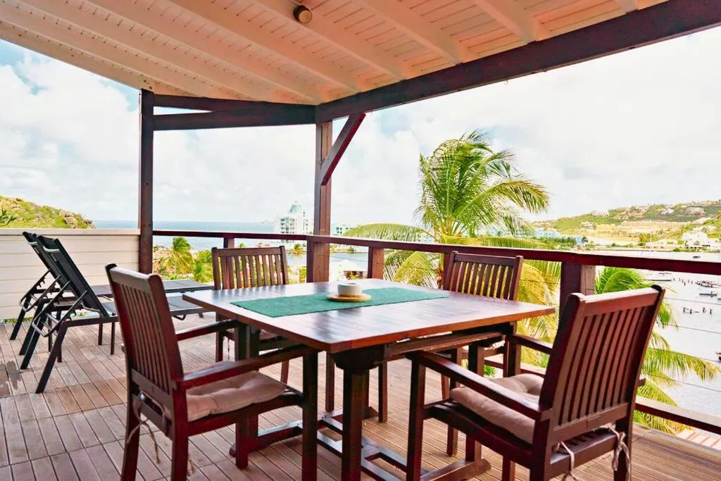 Patio in Les Balcons d'Oyster Pond