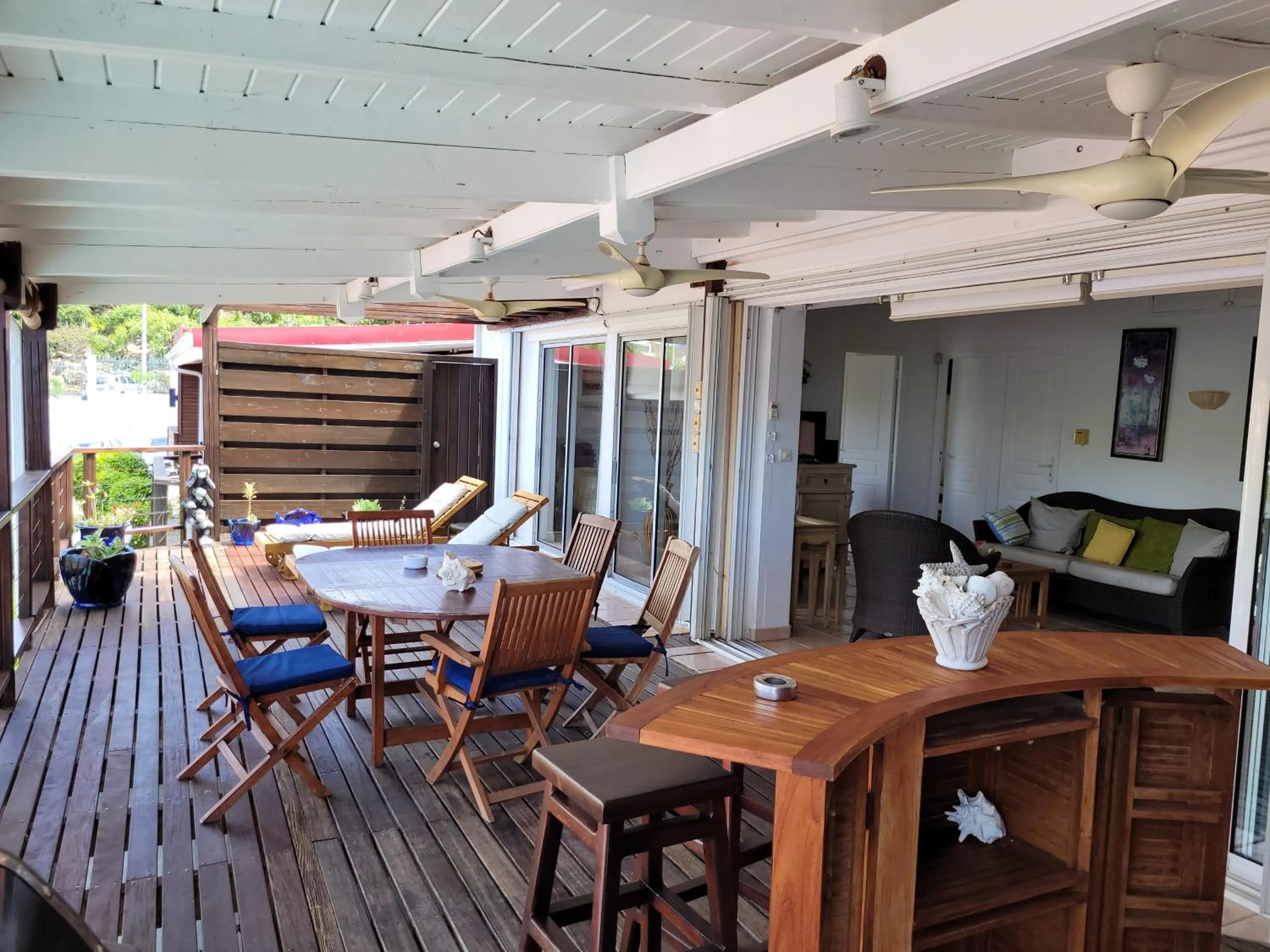 Patio in Les Balcons d'Oyster Pond