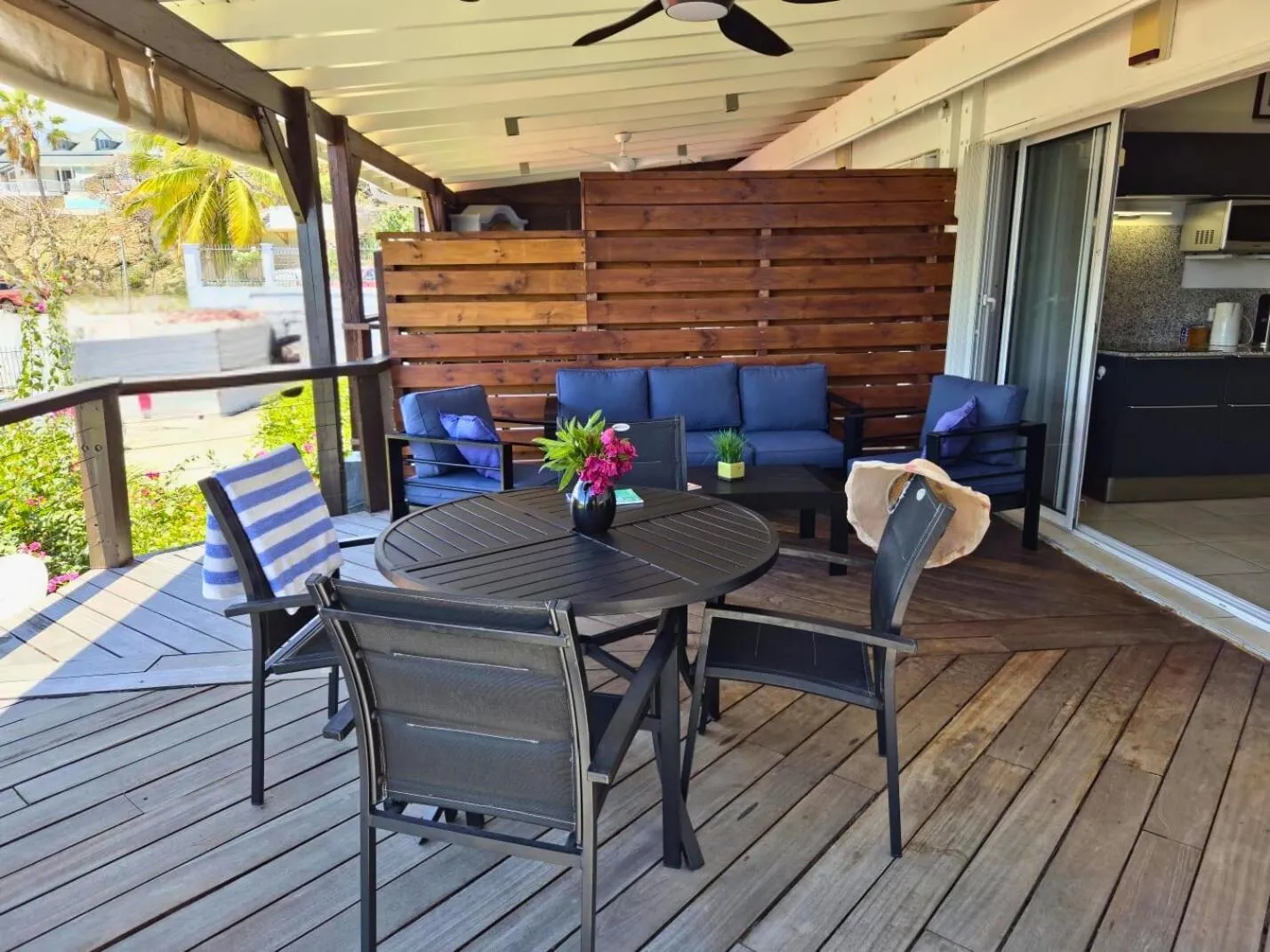 Patio in Les Balcons d'Oyster Pond