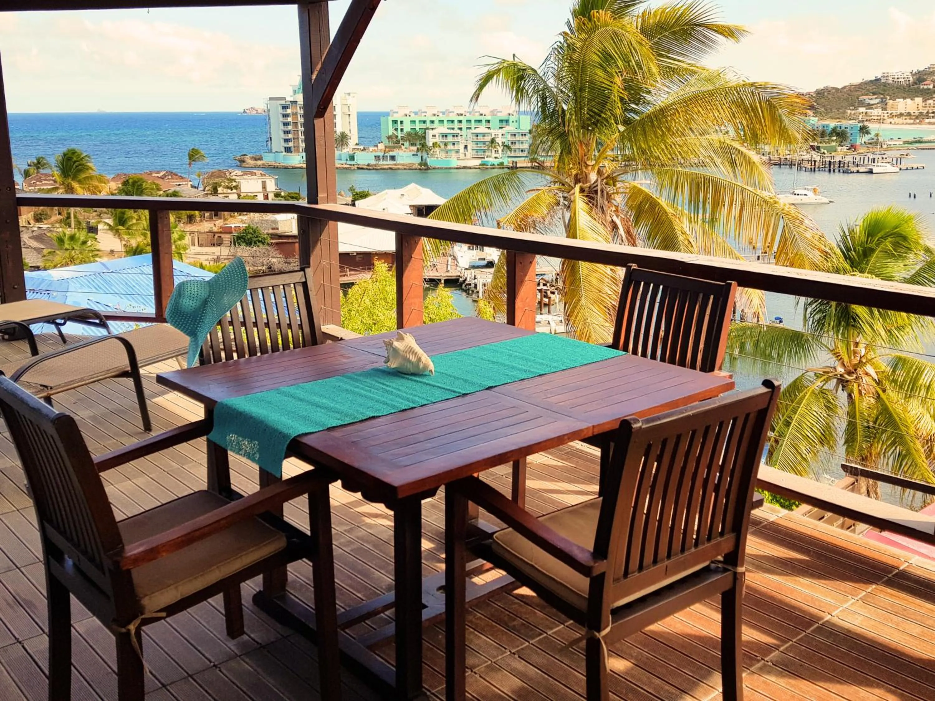Patio in Les Balcons d'Oyster Pond