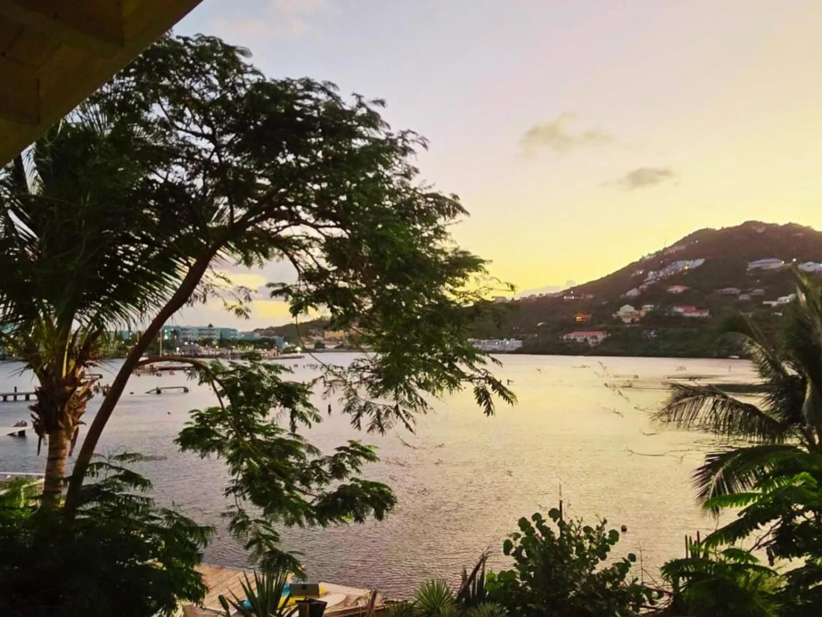 Natural landscape in Les Balcons d'Oyster Pond