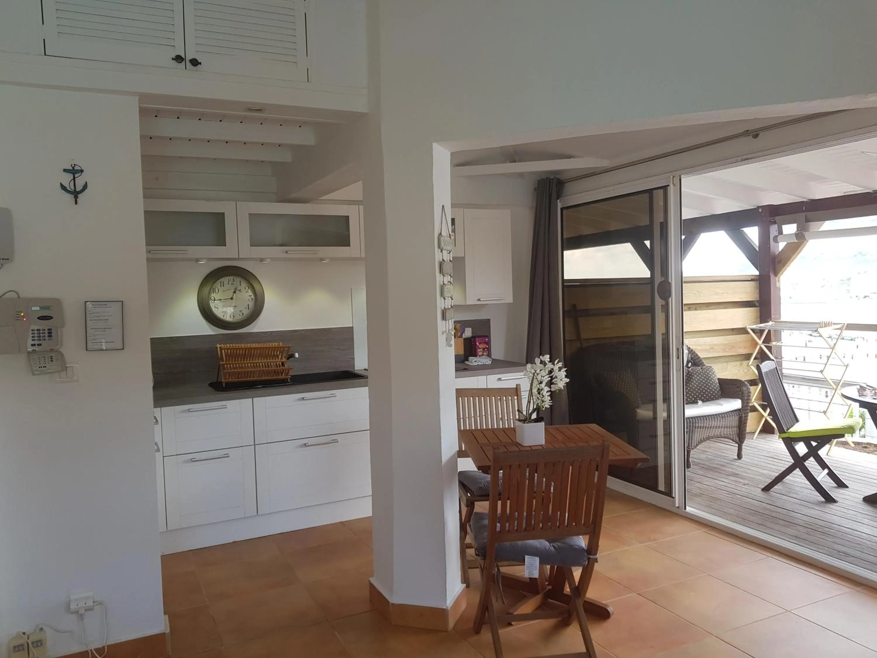 Kitchen or kitchenette in Les Balcons d'Oyster Pond